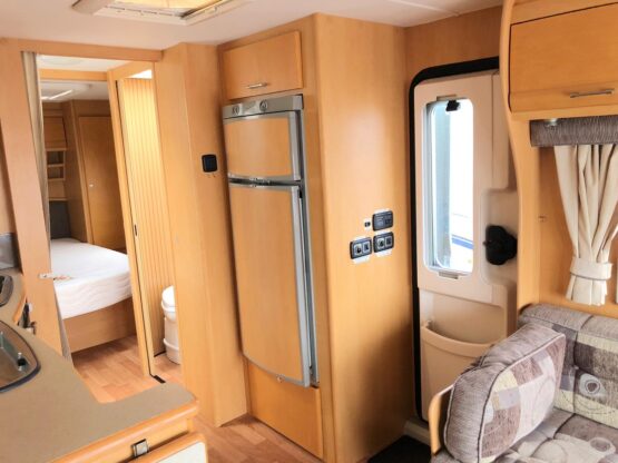 Elddis Crusader Cyclone Fixed Island Bed Caravan 2008
