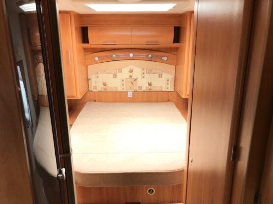 Avondale Landranger 6400 Twin Axle Island Bed Caravan