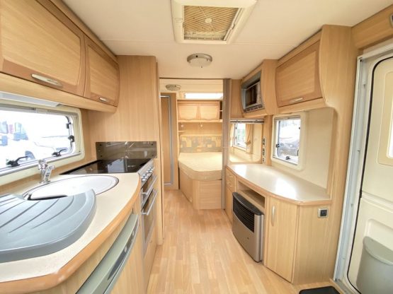 Abbey GTS 418 Fixed Bed Caravan
