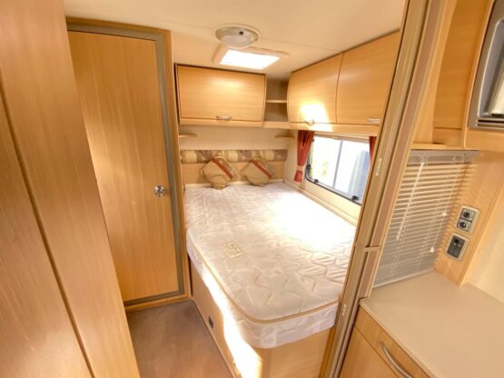 Swift Freestyle 495 2009 Fixed Bed Caravan