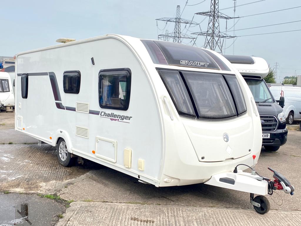 Swift Challenger Sport 554 Fixed Bed End Washroom