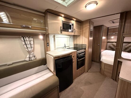 Swift Challenger 510 Fixed Bed 4 Berth Caravan