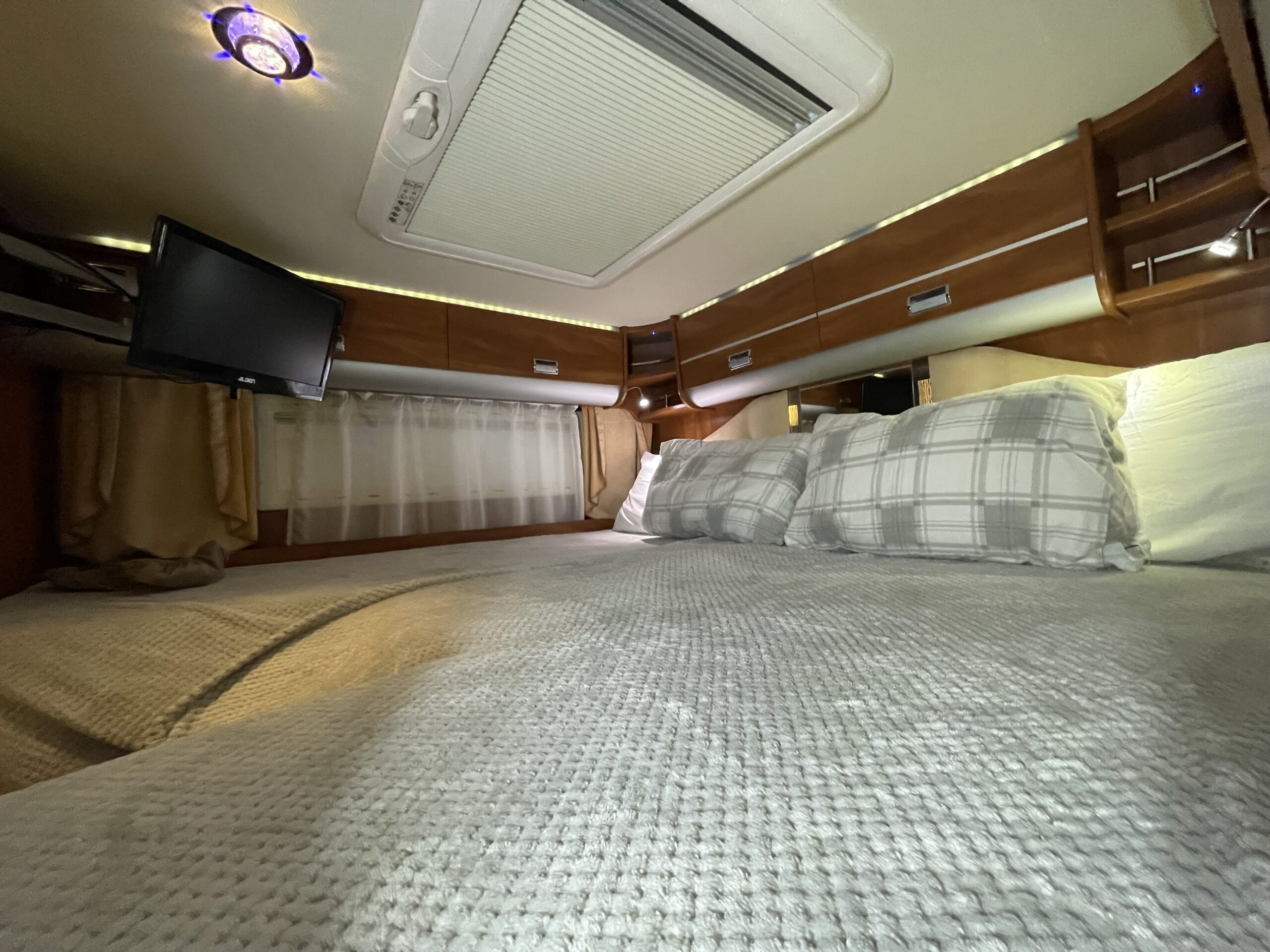 
								Laika Kreos 5009 Motorhome full									