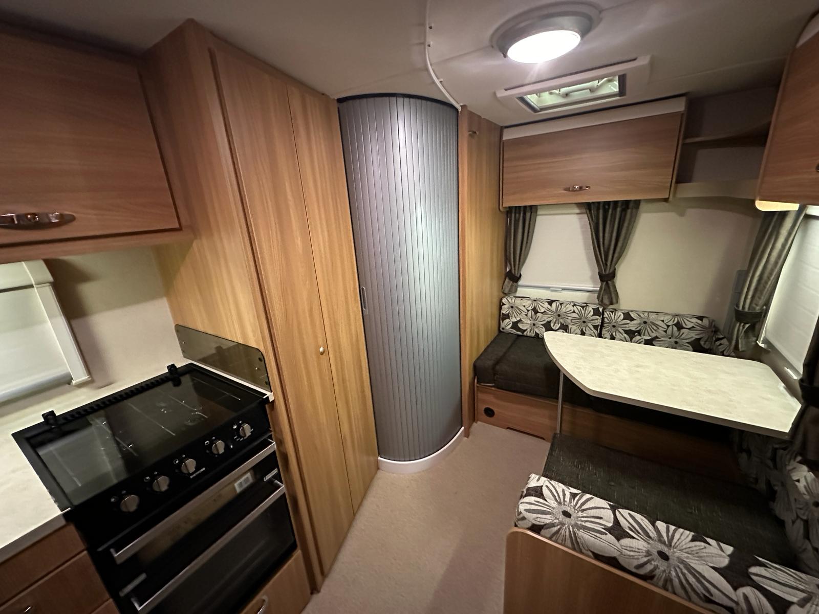 
								Sprite Musketeer TD Lightweight 5 Berth Caravan full									