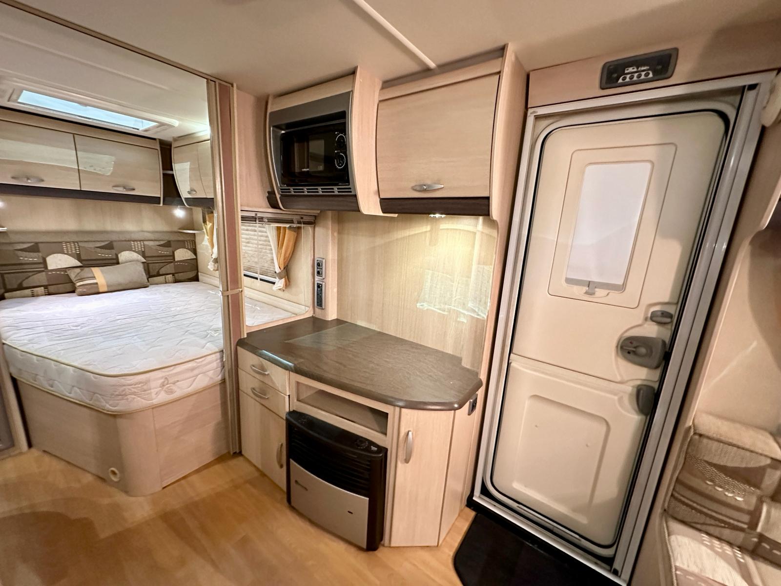 
								Sterling Eccles Jewel 90th Edition – 4 Berth Fixed Bed Caravan full									