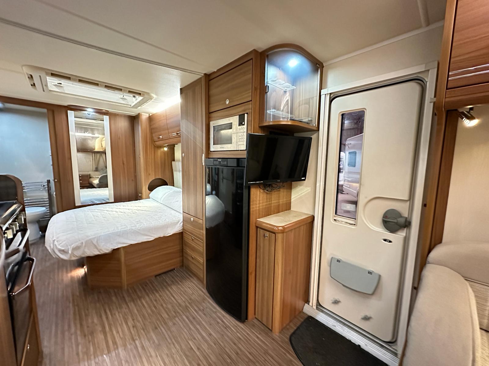 
								Buccaneer Cruiser 4 Berth Twin Axle Fixed Island Bed Caravan full									