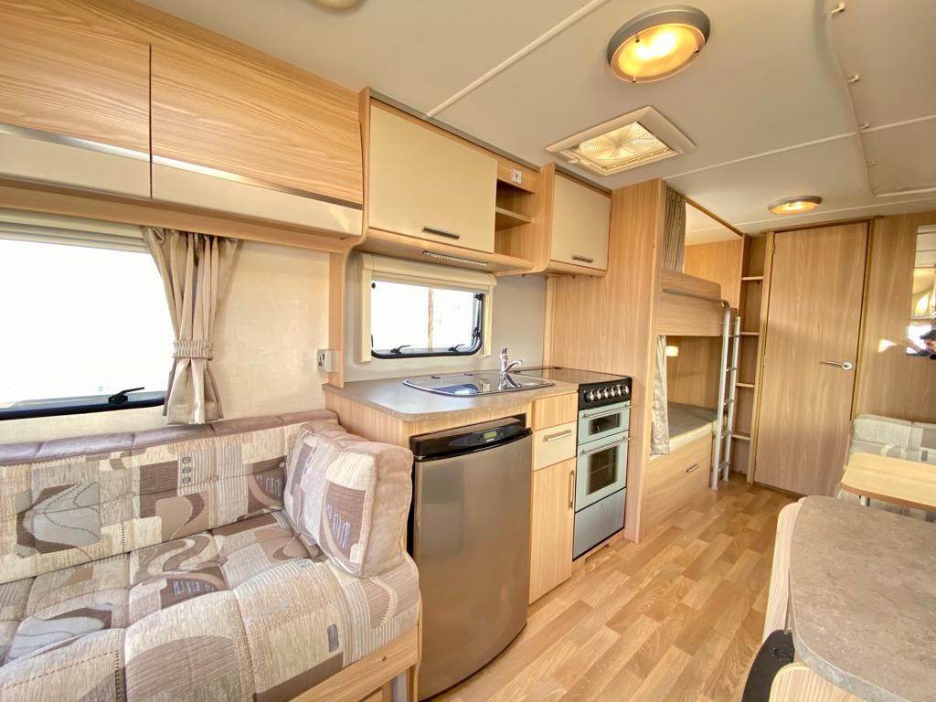 
								Coachman Amara 640/6 Twin Axle 6 Berth Caravan full									