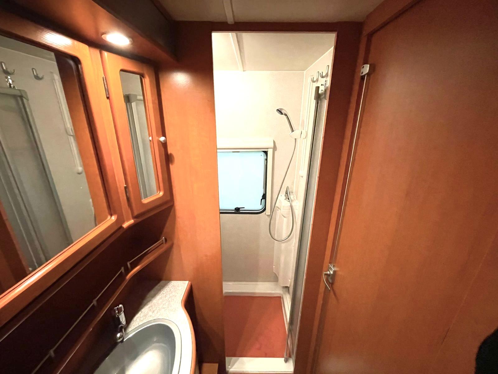 
								Geist Xklusiv XK565 – 4 Berth Fixed Single Bed Caravan full									