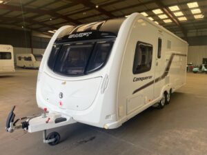 Swift Conqueror Twin Axle 4 Berth Island Bed Caravan