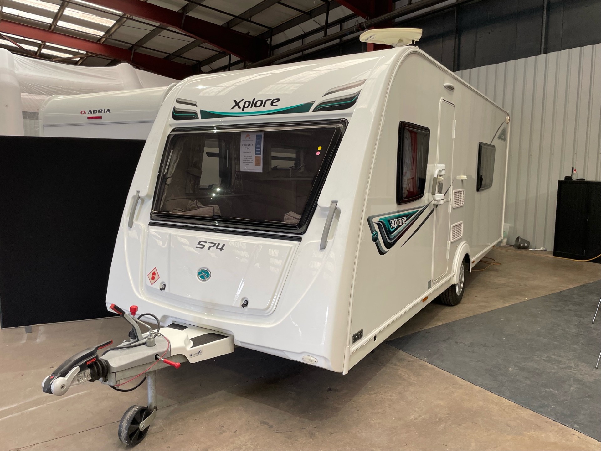 
								Elddis Xplore 574 – 4 Berth Caravan with Fixed Single Beds full									