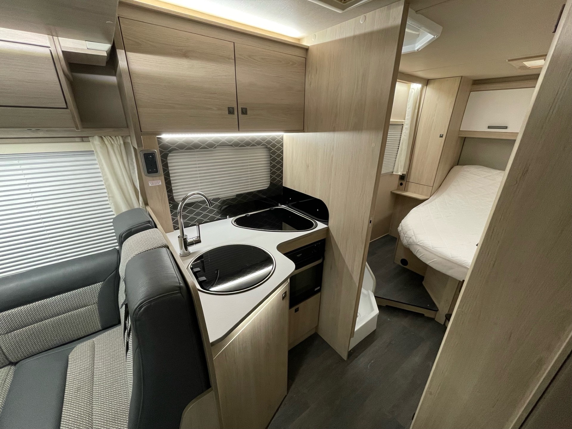 
								Auto-Trail F-Line F74-4 Berth Island Bed 2023 Motorhome full									