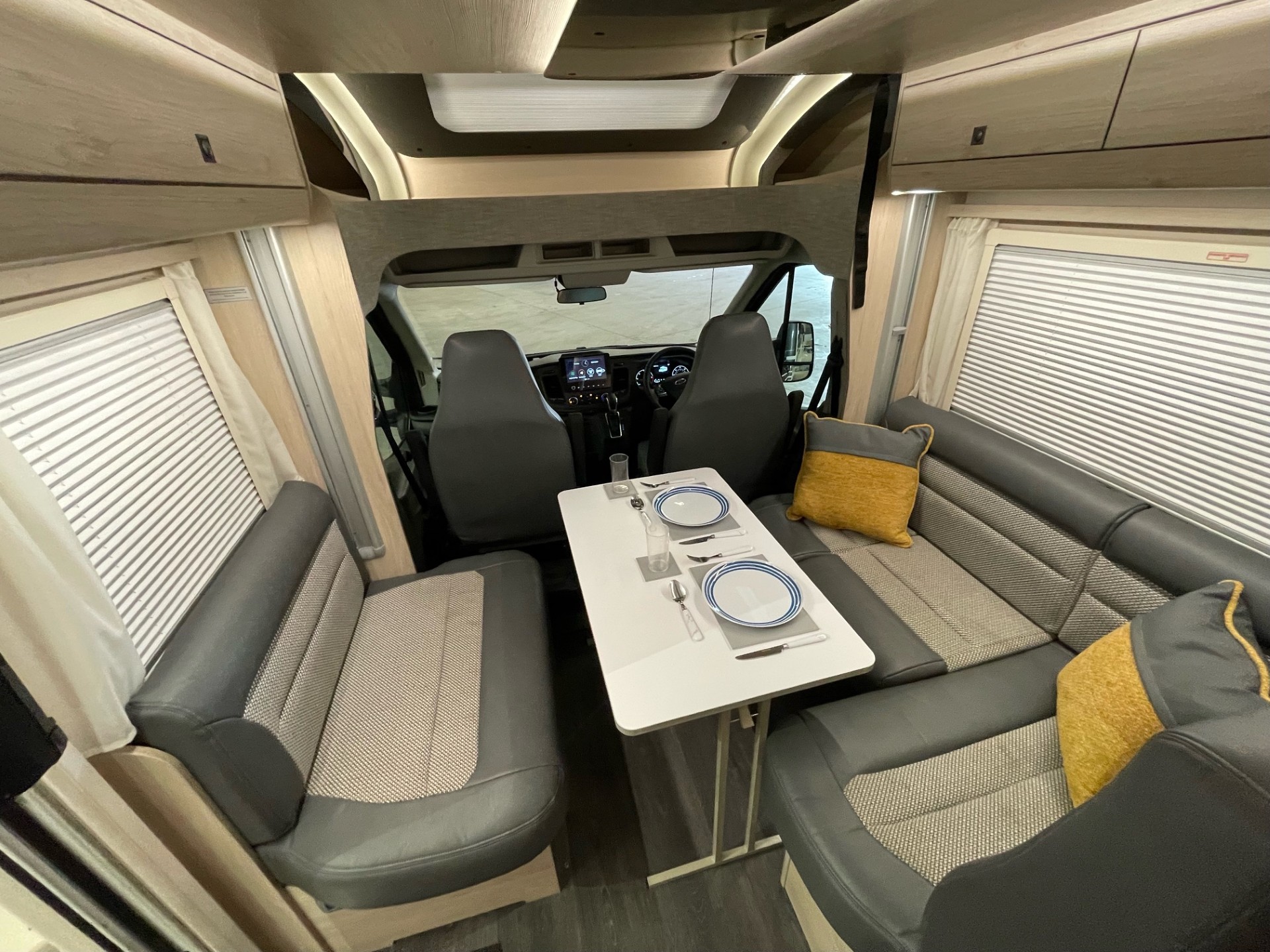 
								Auto-Trail F-Line F74-4 Berth Island Bed 2023 Motorhome full									