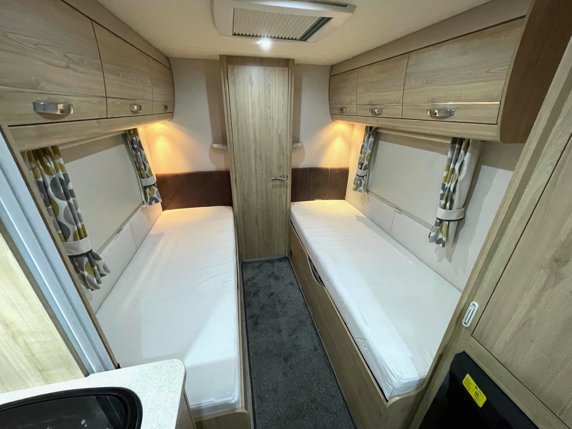 
								Elddis Xplore 574 – 4 Berth Caravan with Fixed Single Beds full									