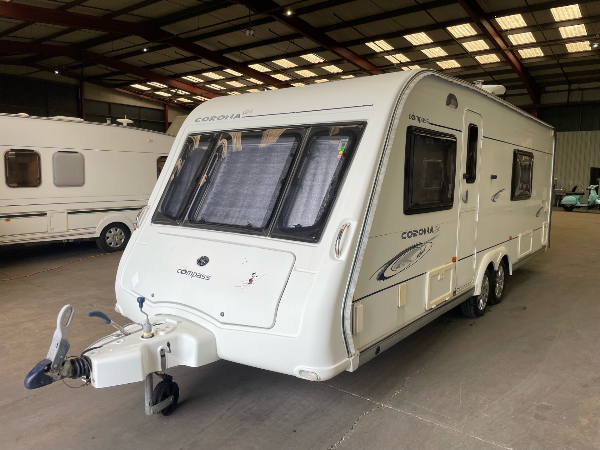 
								Compass Corona 624 Twin Axle 4 Berth Fixed Bed Caravan full									