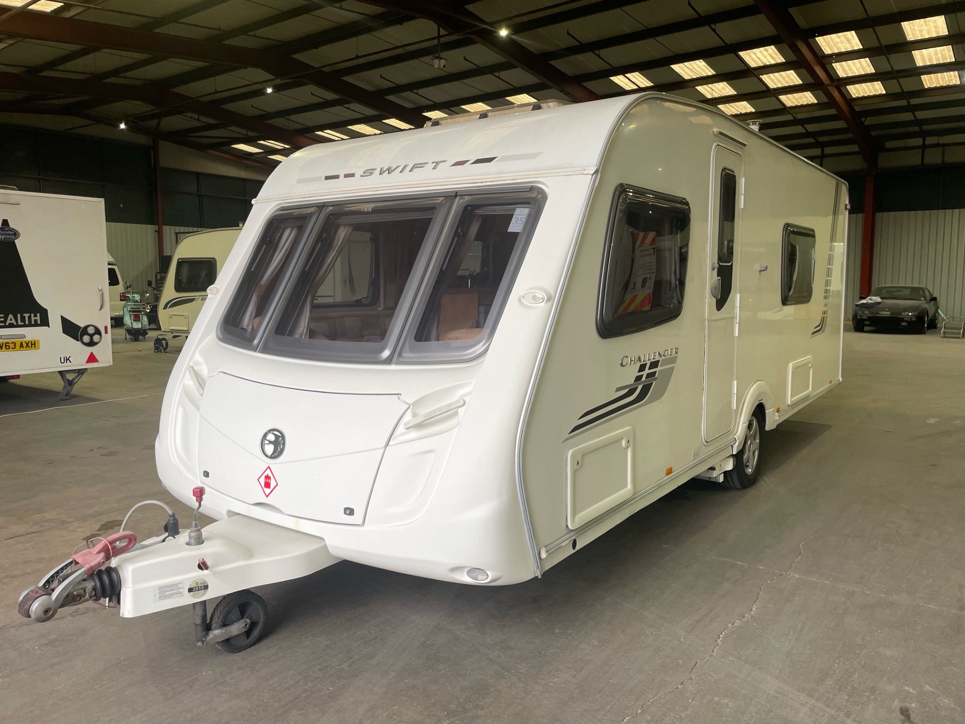 
								Swift Challenger 570-4 Berth Fixed Bed Caravan With End Washroom full									