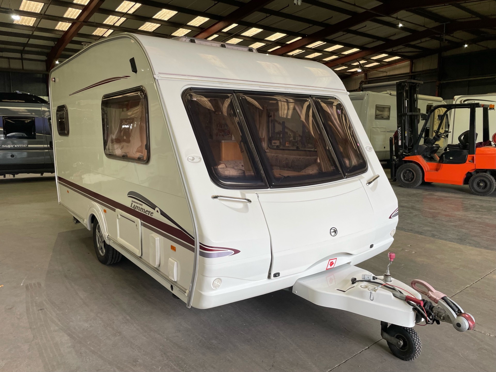 
								Swift Lynmere GT 2 Berth L-Shaped Kitchen full									