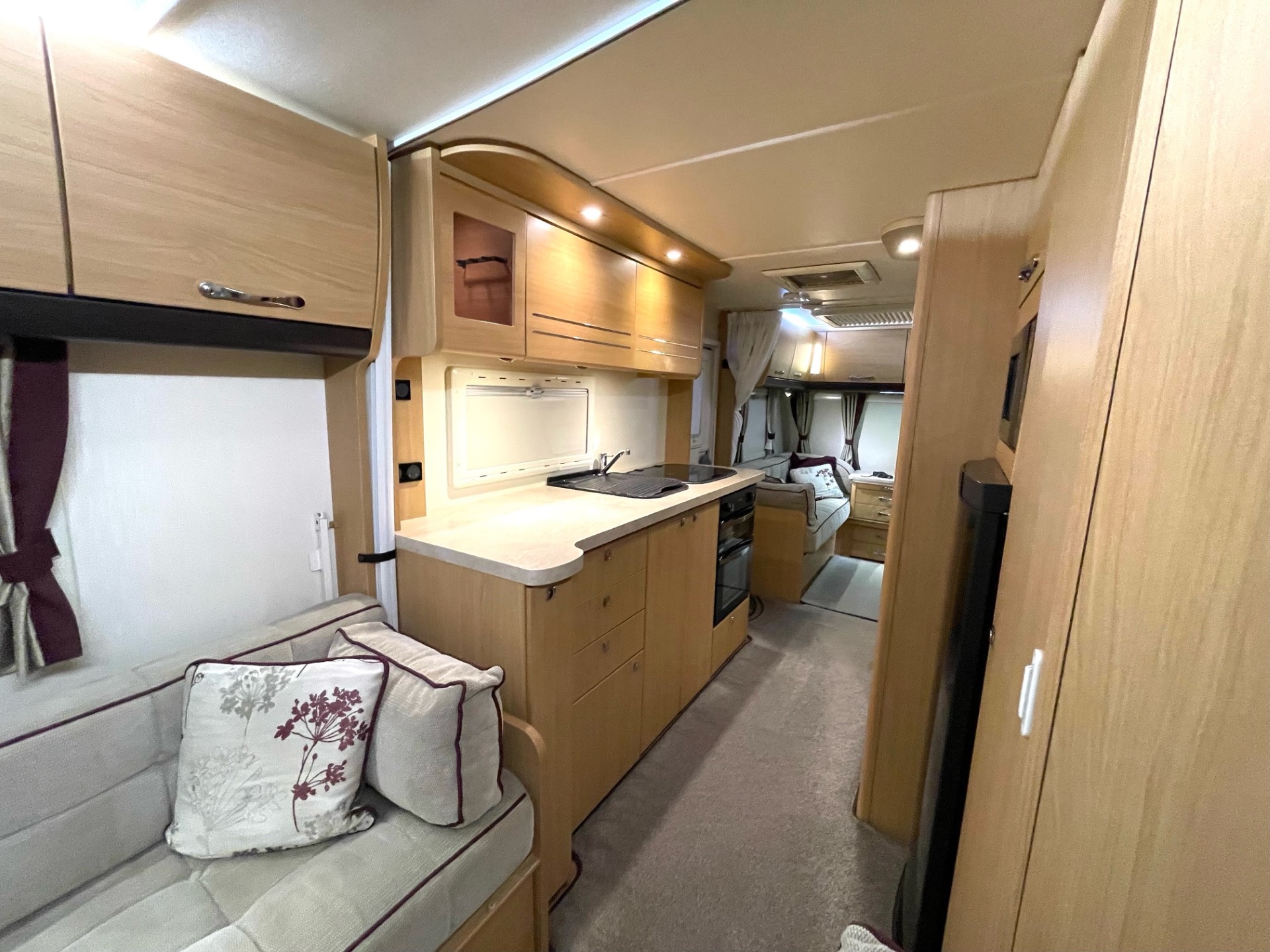 
								Elddis Crusader Super Storm – Twin Axle Caravan full									