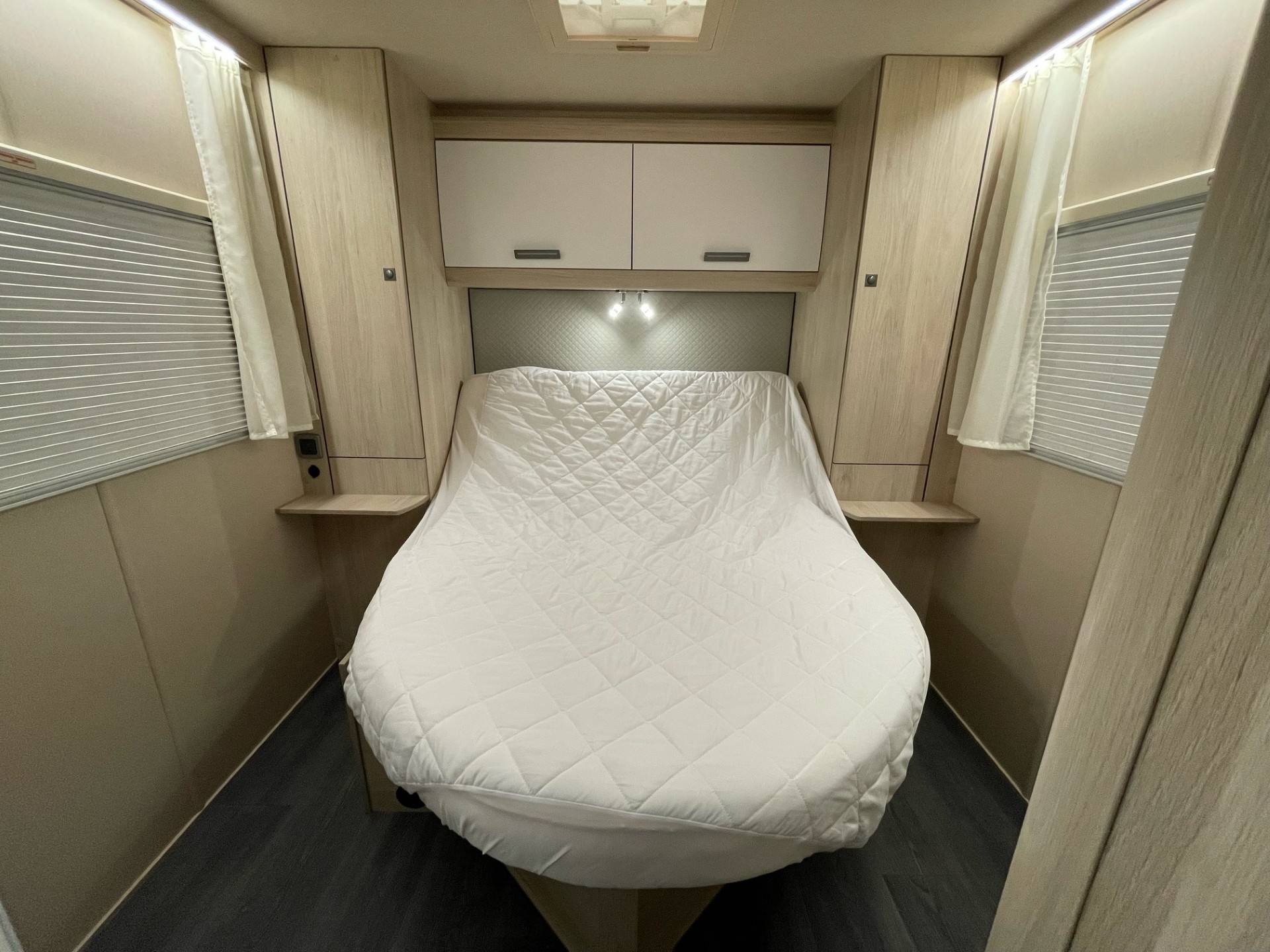 
								Auto-Trail F-Line F74-4 Berth Island Bed 2023 Motorhome full									