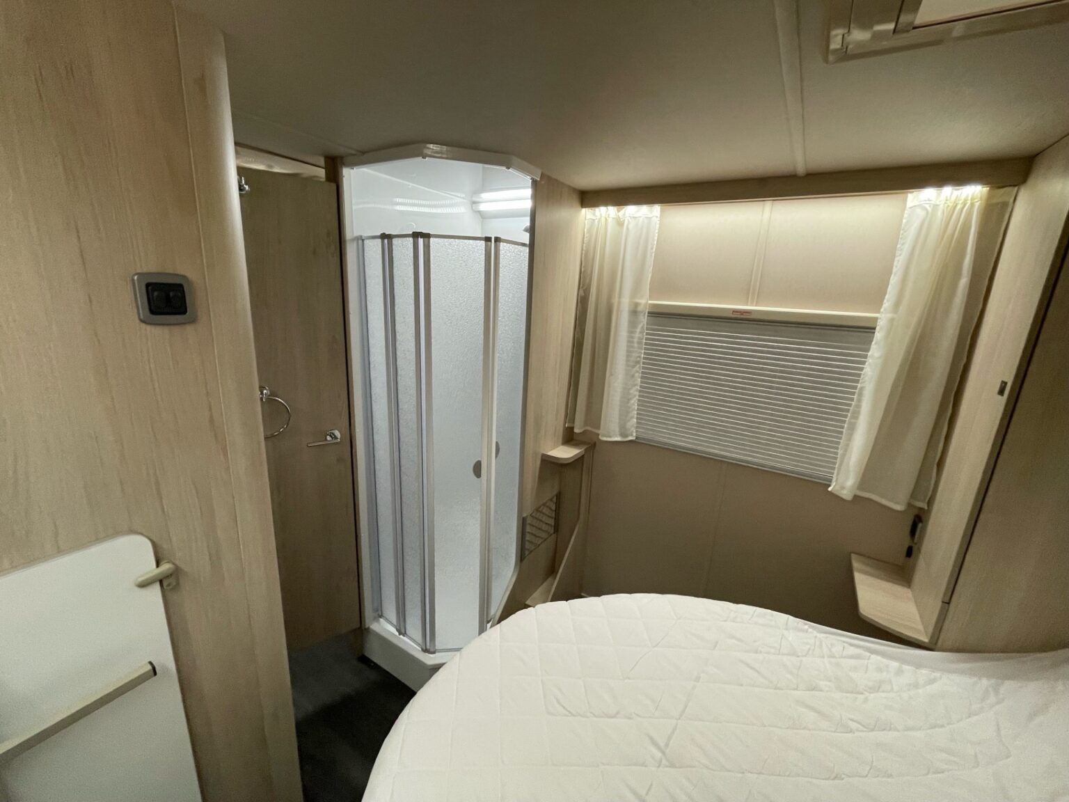 
								Auto-Trail F-Line F74-4 Berth Island Bed 2023 Motorhome full									