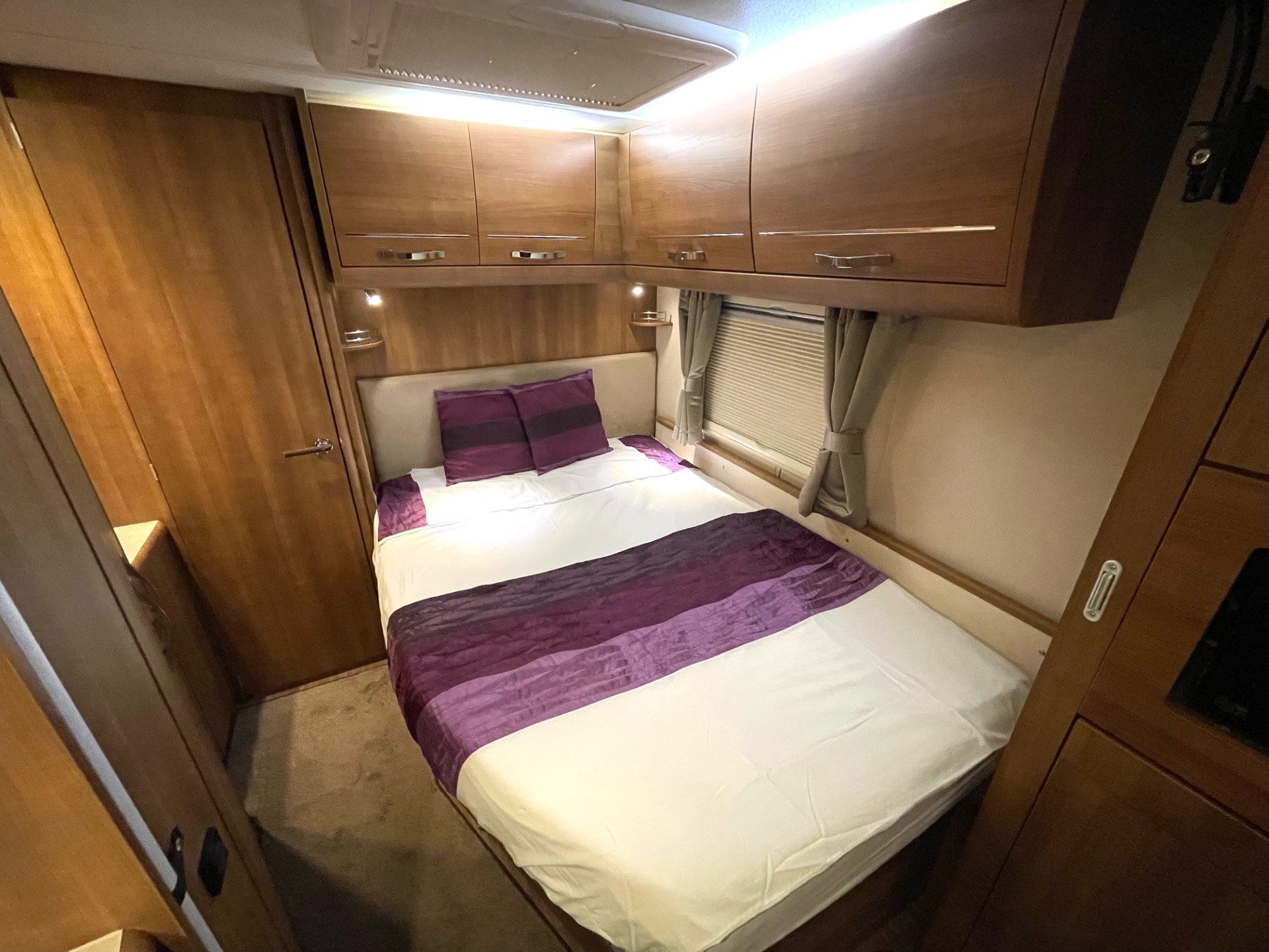 
								Buccaneer Corsair – 4 Berth Fixed Bed Caravan With Motor Mover And Awning full									