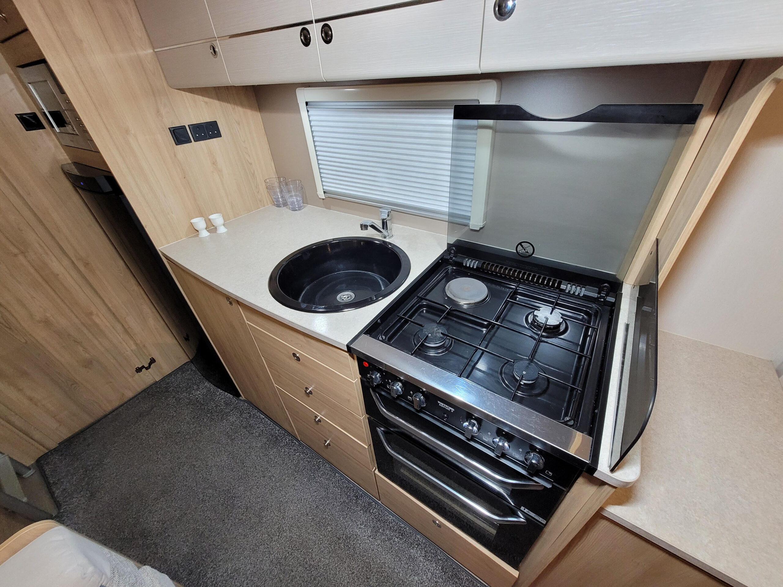 
								Elddis Chatsworth 636 Caravan full									