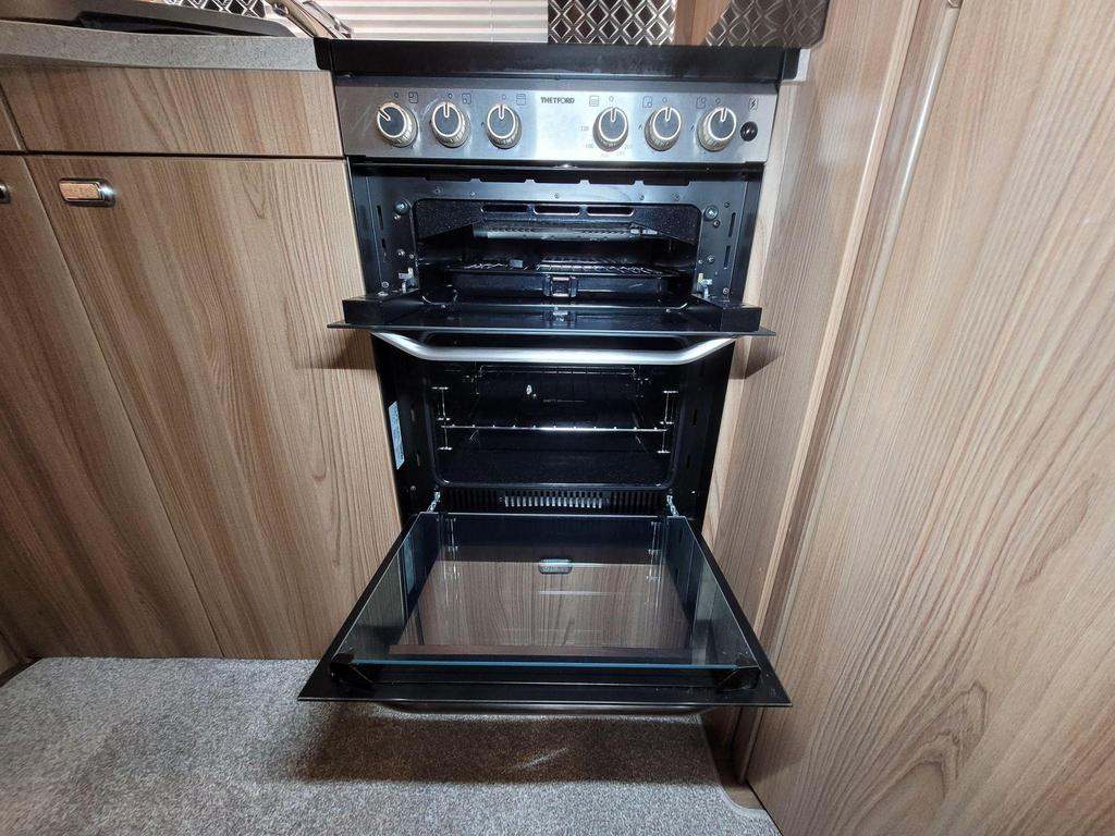 
								Swift Celebration 835 Wide Caravan full									