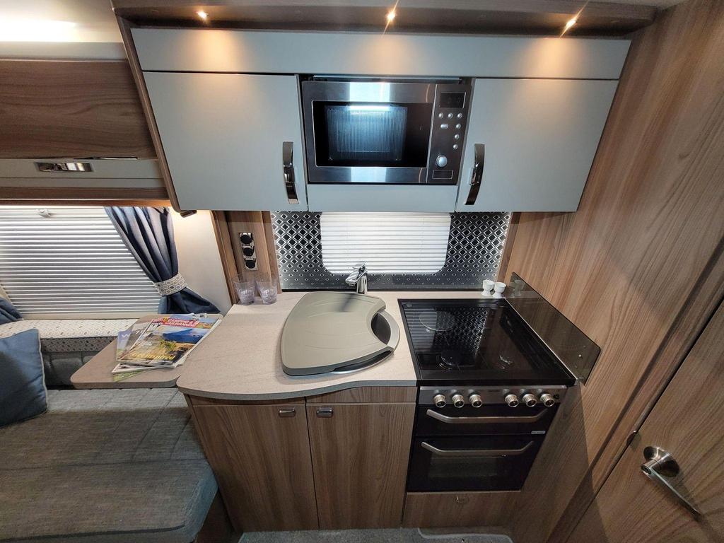 
								Swift Celebration 835 Wide Caravan full									