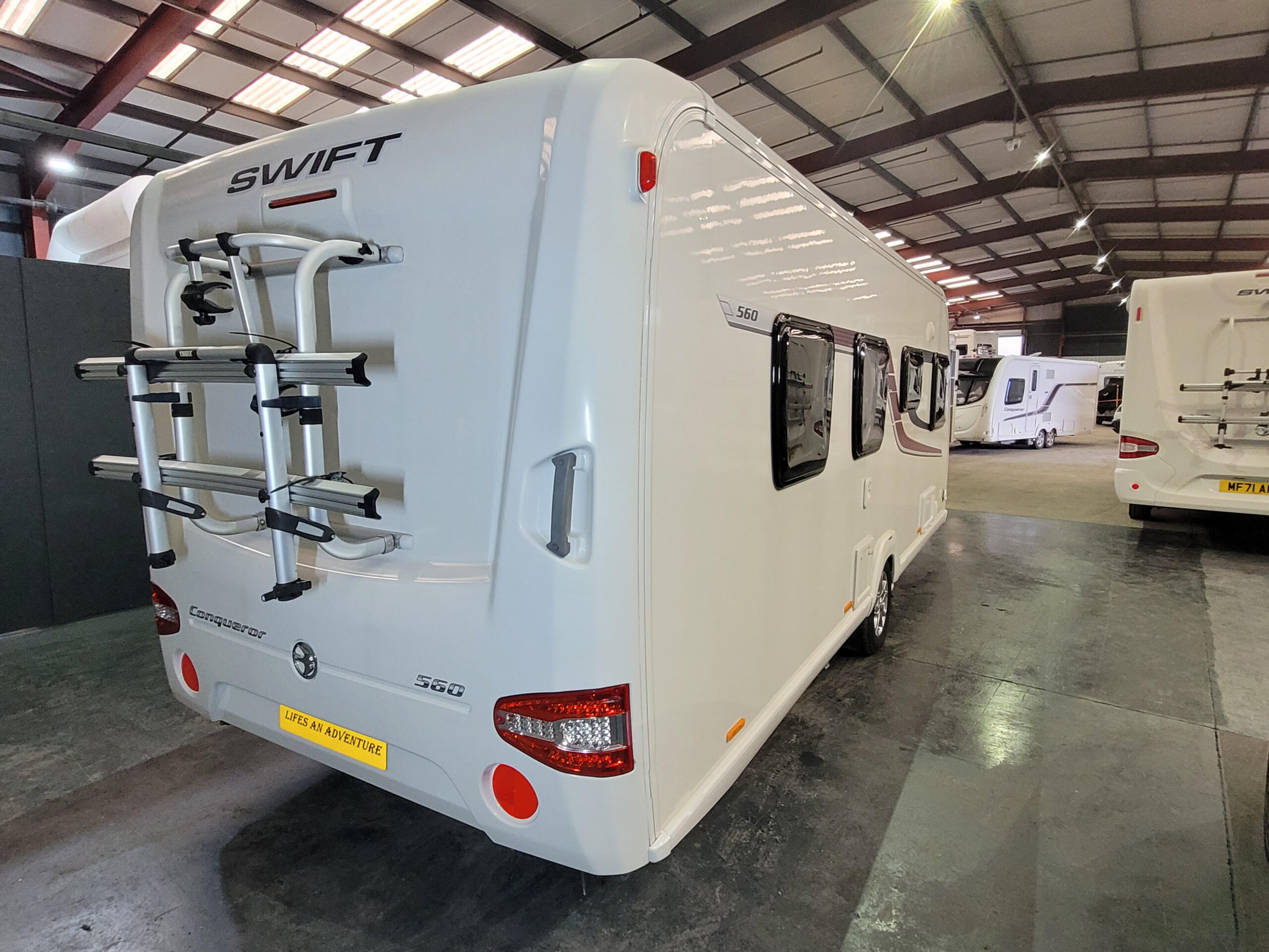 
								Swift Conqueror 560 Caravan full									