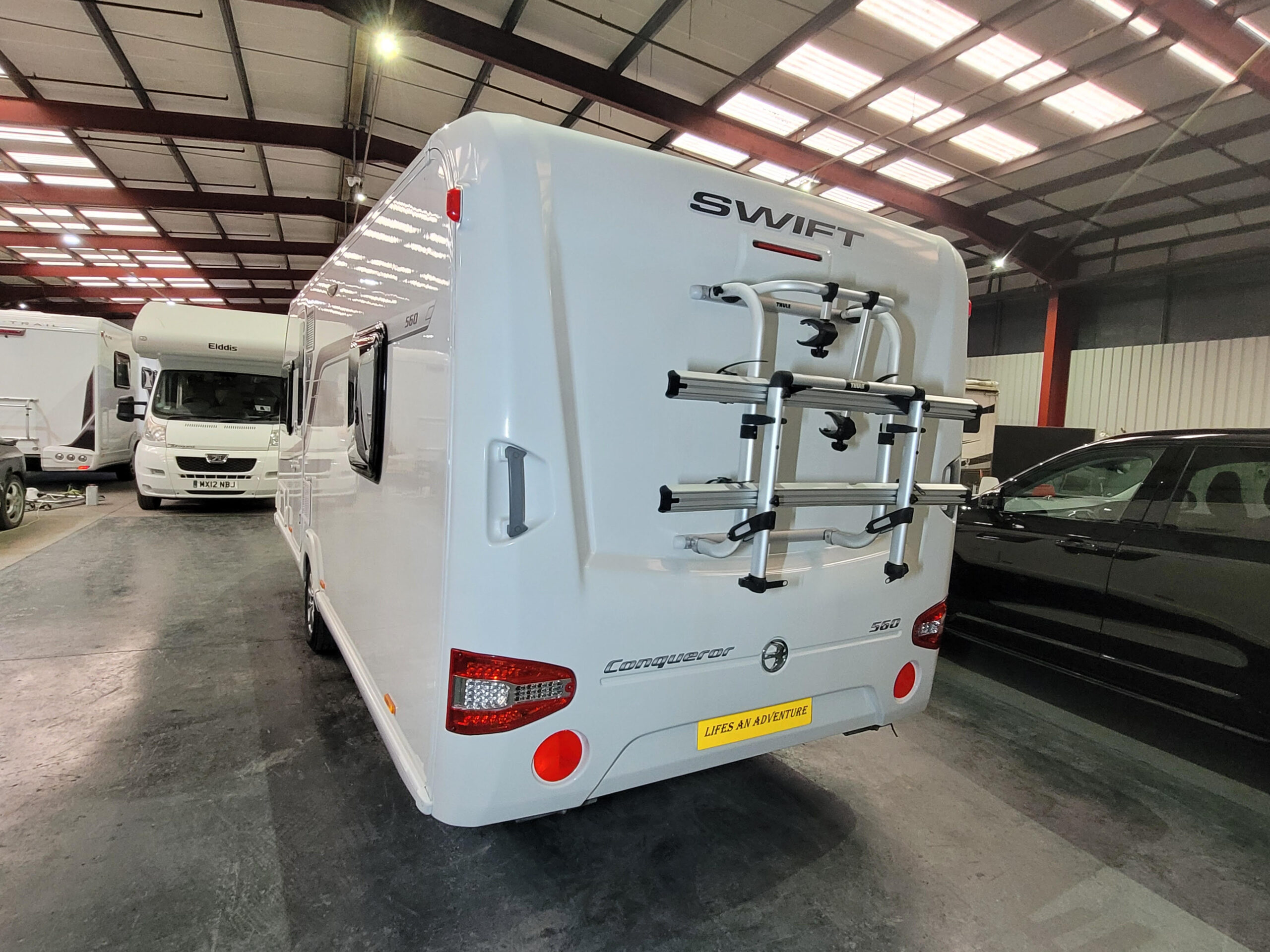 
								Swift Conqueror 560 Caravan full									