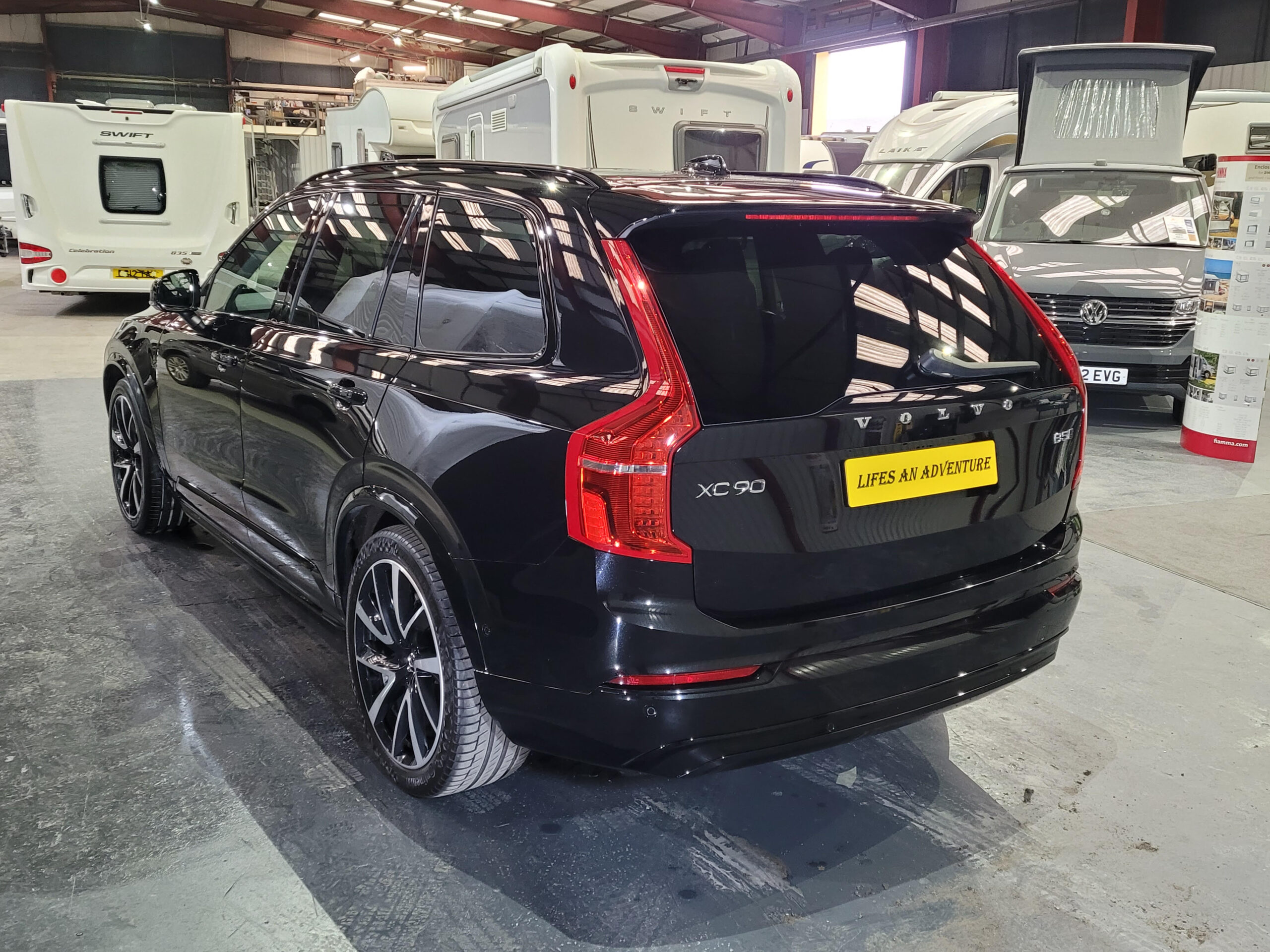 
								VOLVO XC90 ULTIMATE B5 full									