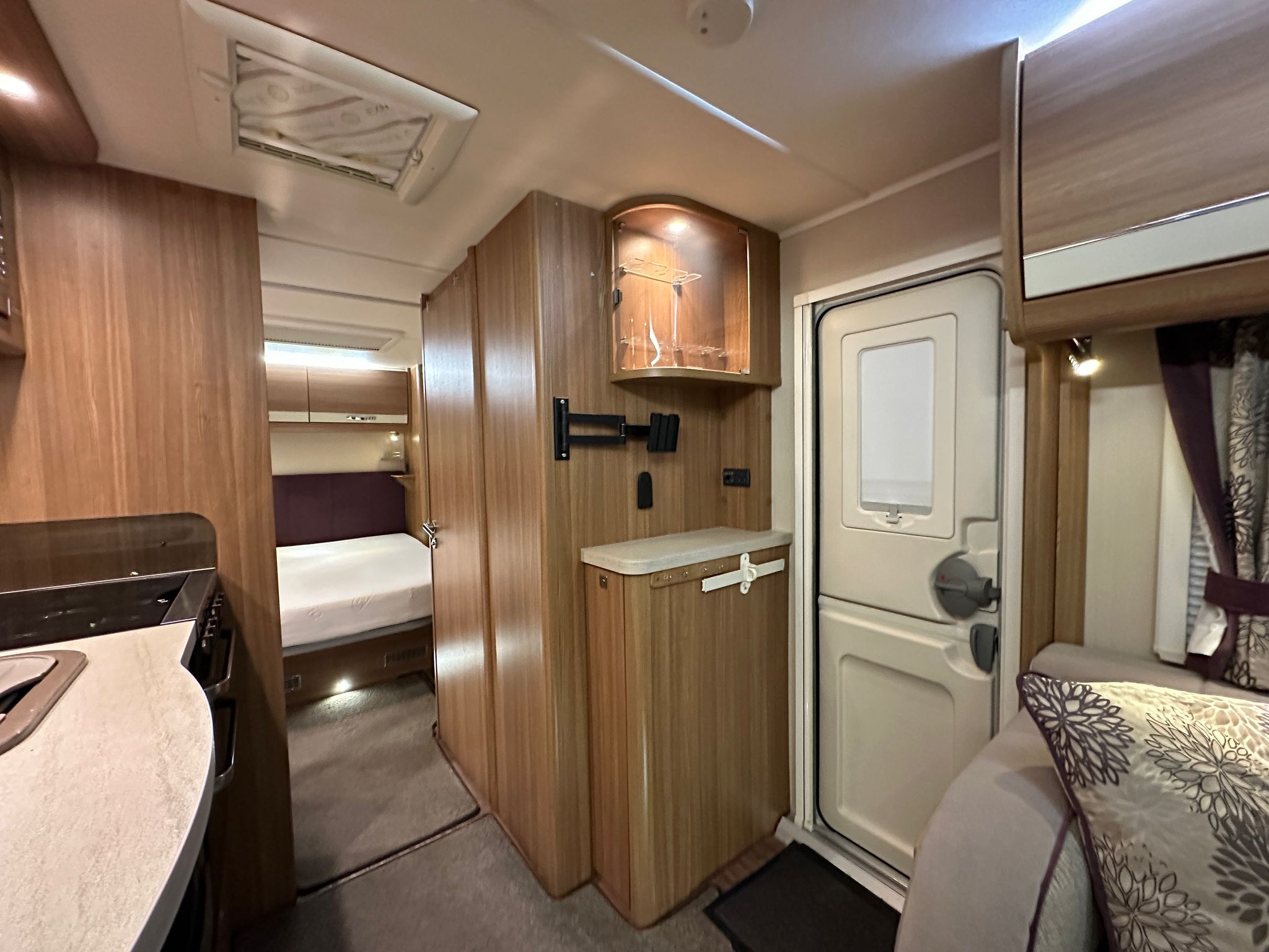 
								Compass Rallye 550 Caravan full									