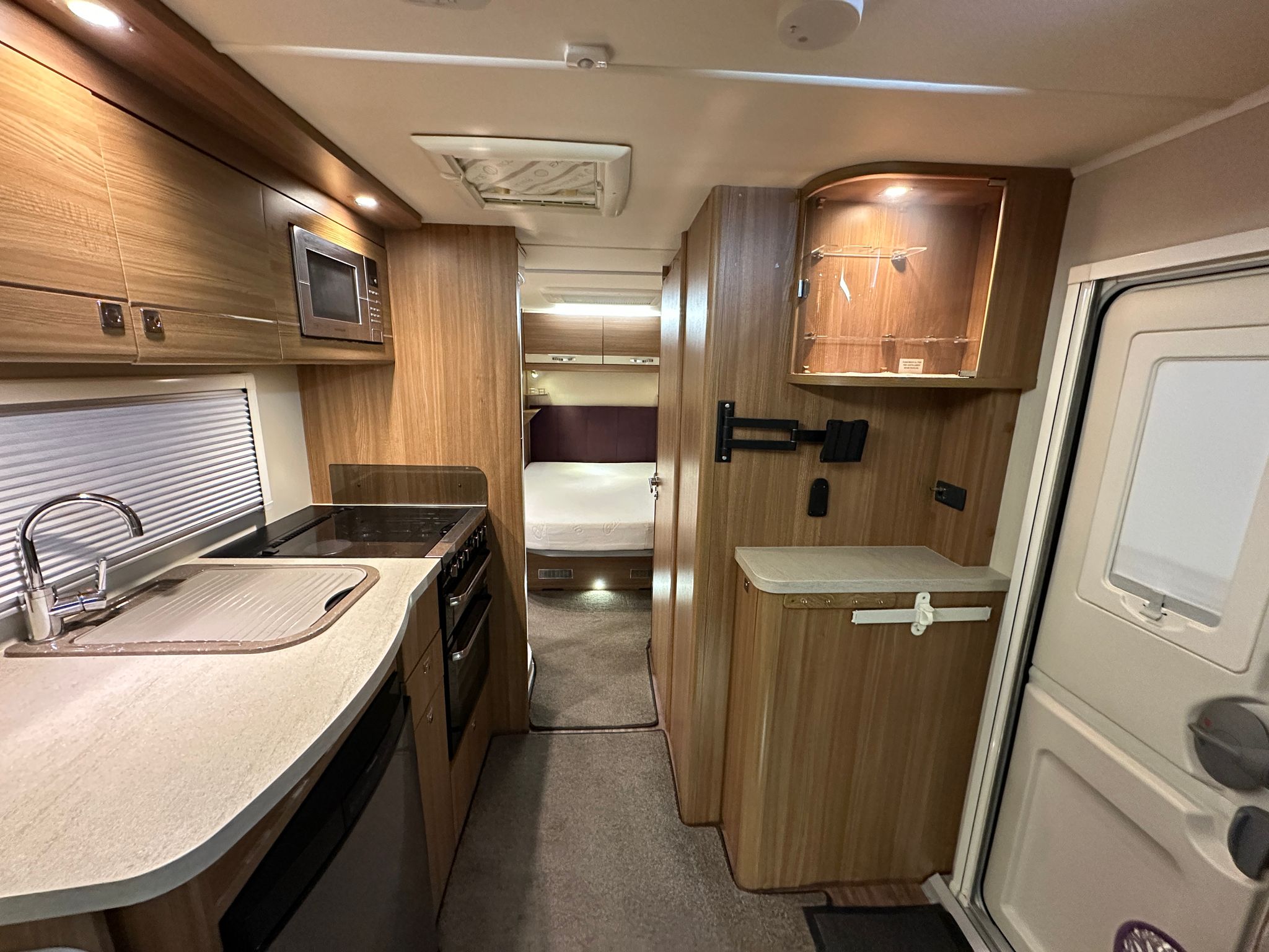 
								Compass Rallye 550 Caravan full									