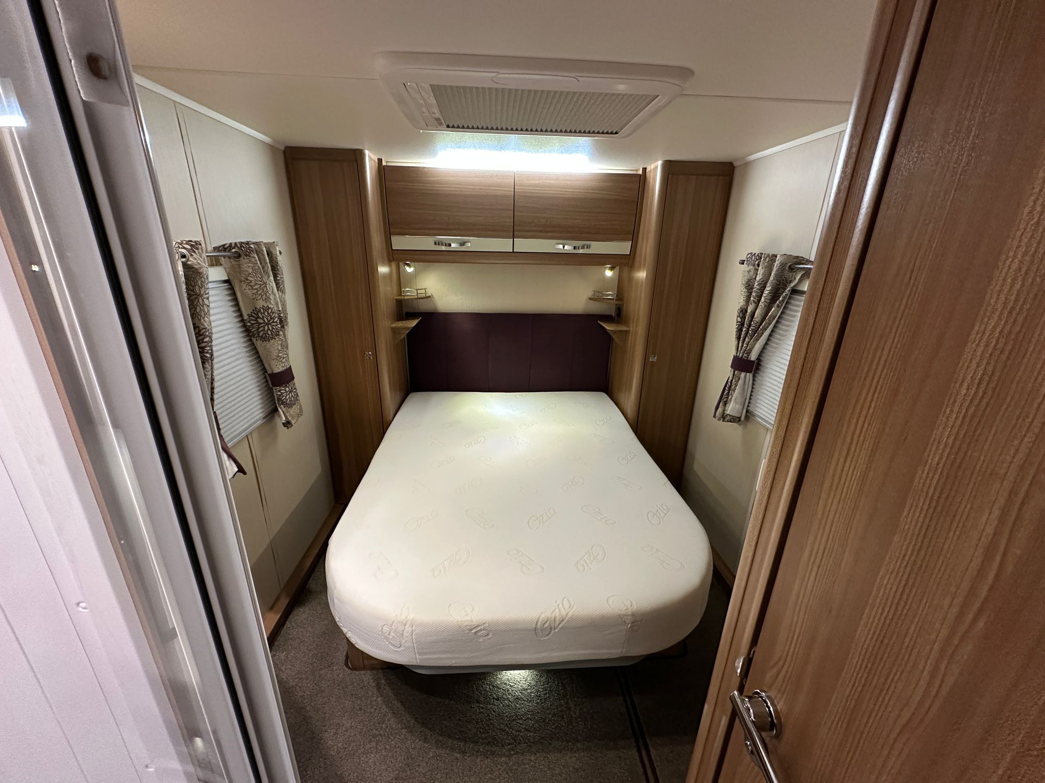 
								Compass Rallye 550 Caravan full									