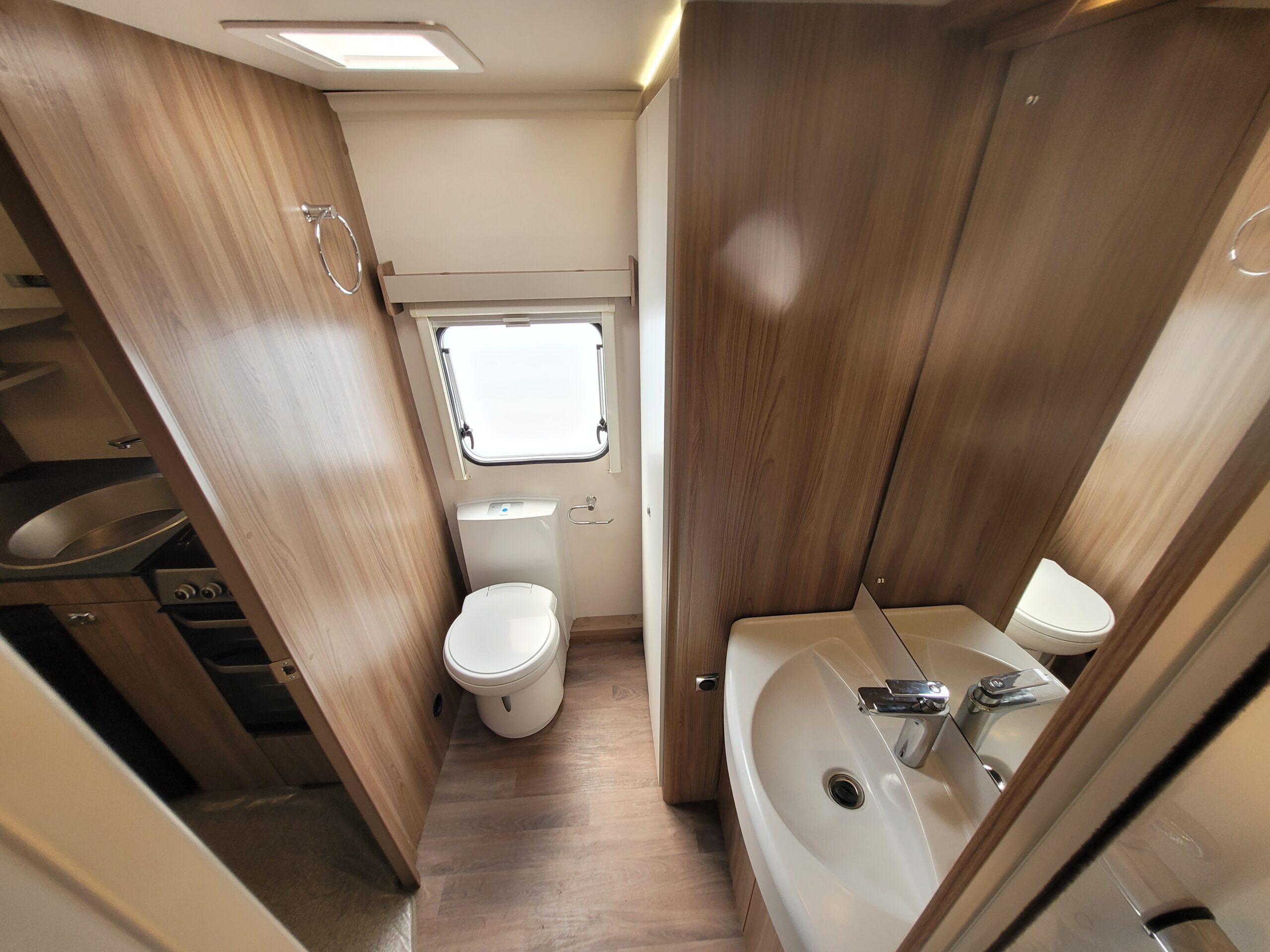 
								Swift Sprite Alpine 2 full									