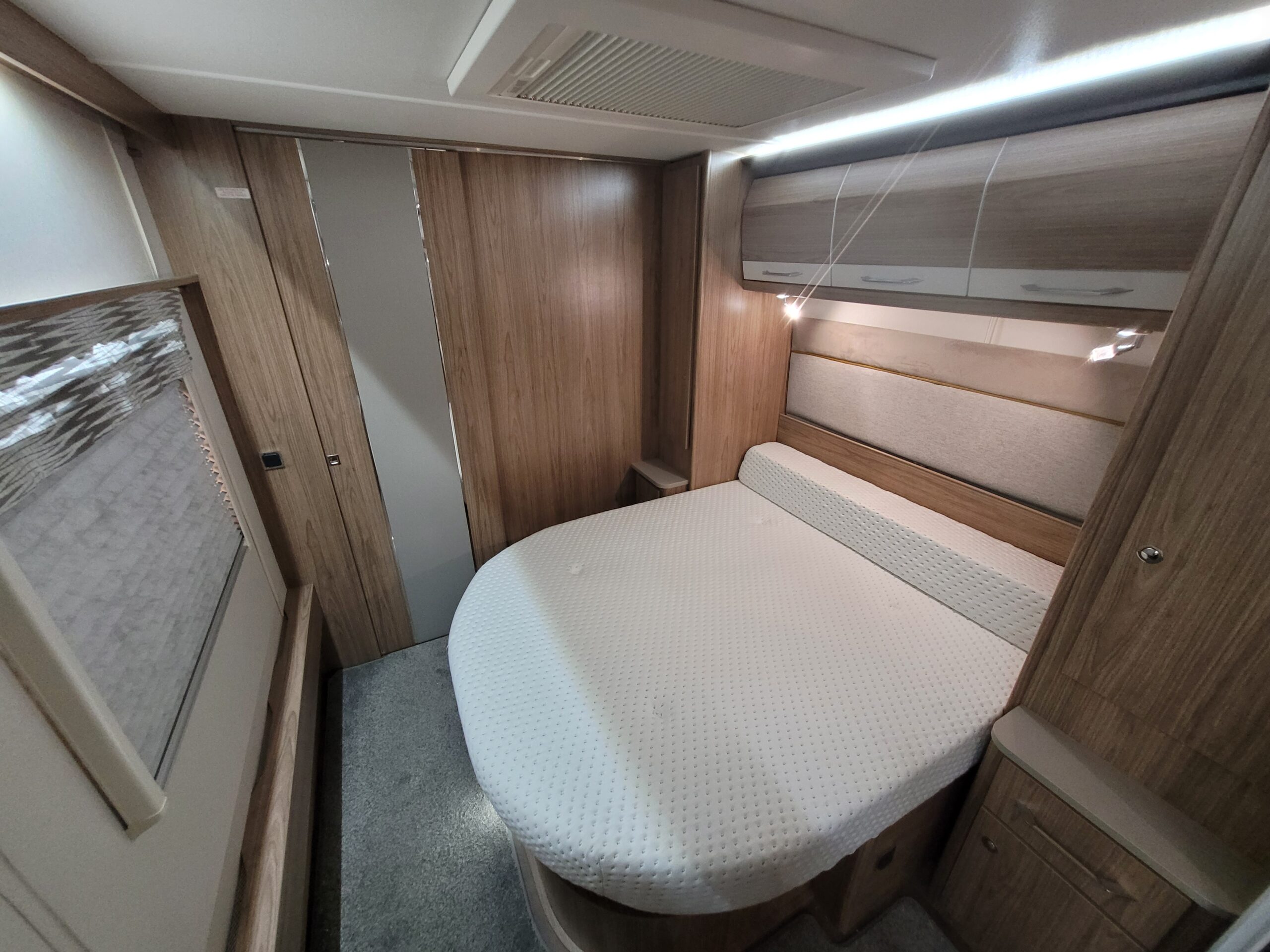 
								Coachman VIP 575 full									