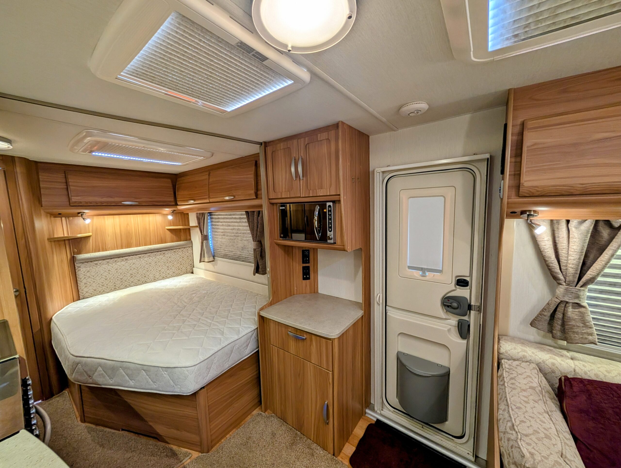 
								Lunar Clubman SE full									