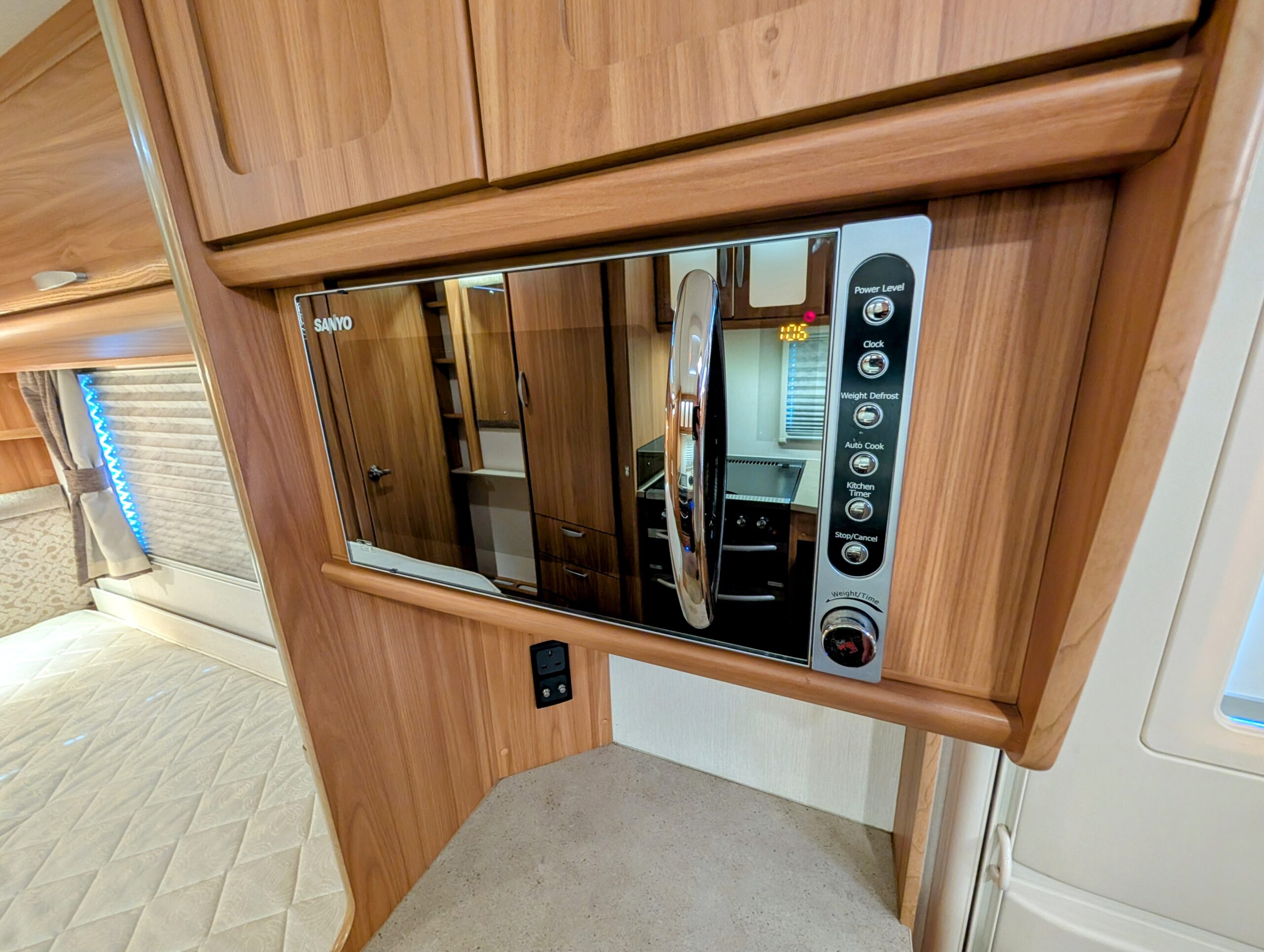 
								Lunar Clubman SE full									