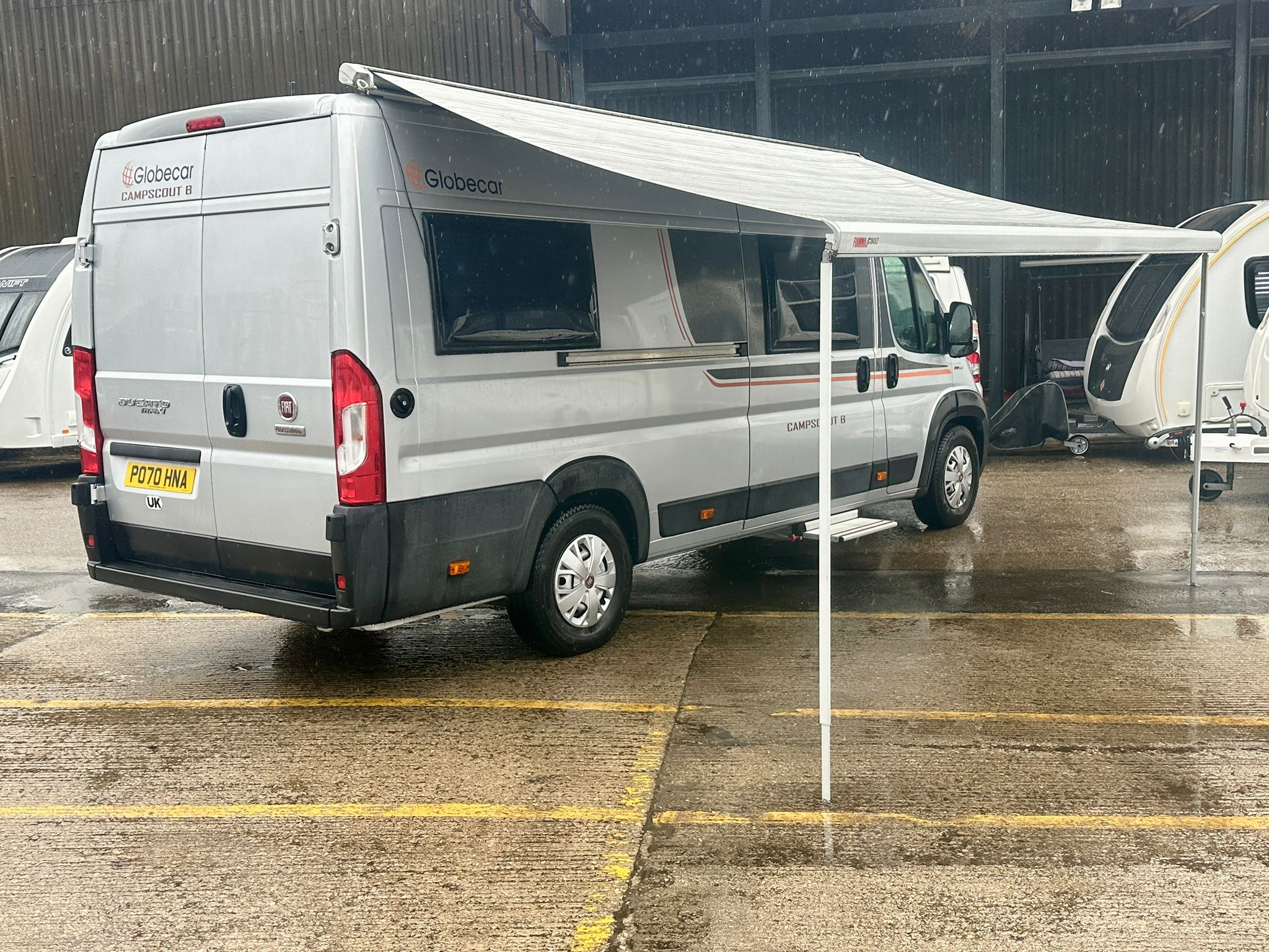 
								Globecar Campscout B Campervan full									