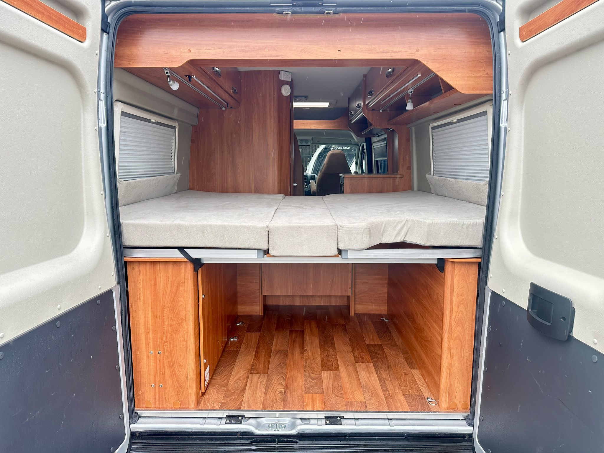 
								Globecar Campscout B Campervan full									
