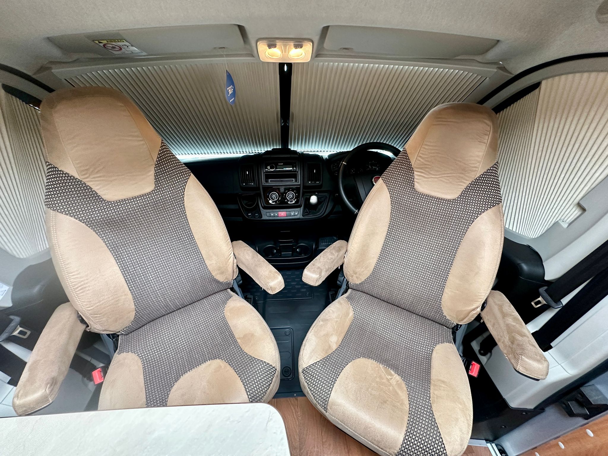 
								Globecar Campscout B Campervan full									