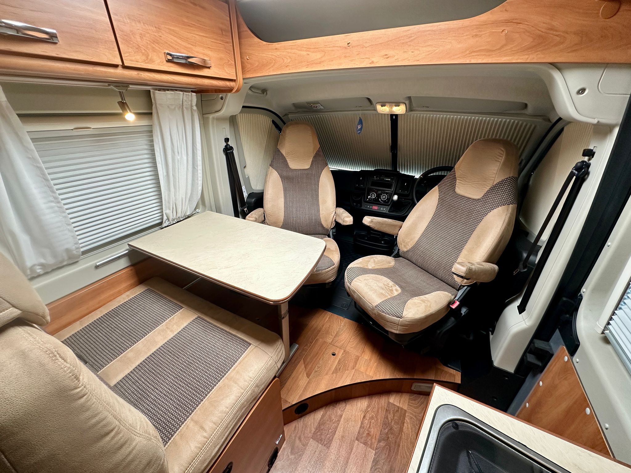 
								Globecar Campscout B Campervan full									