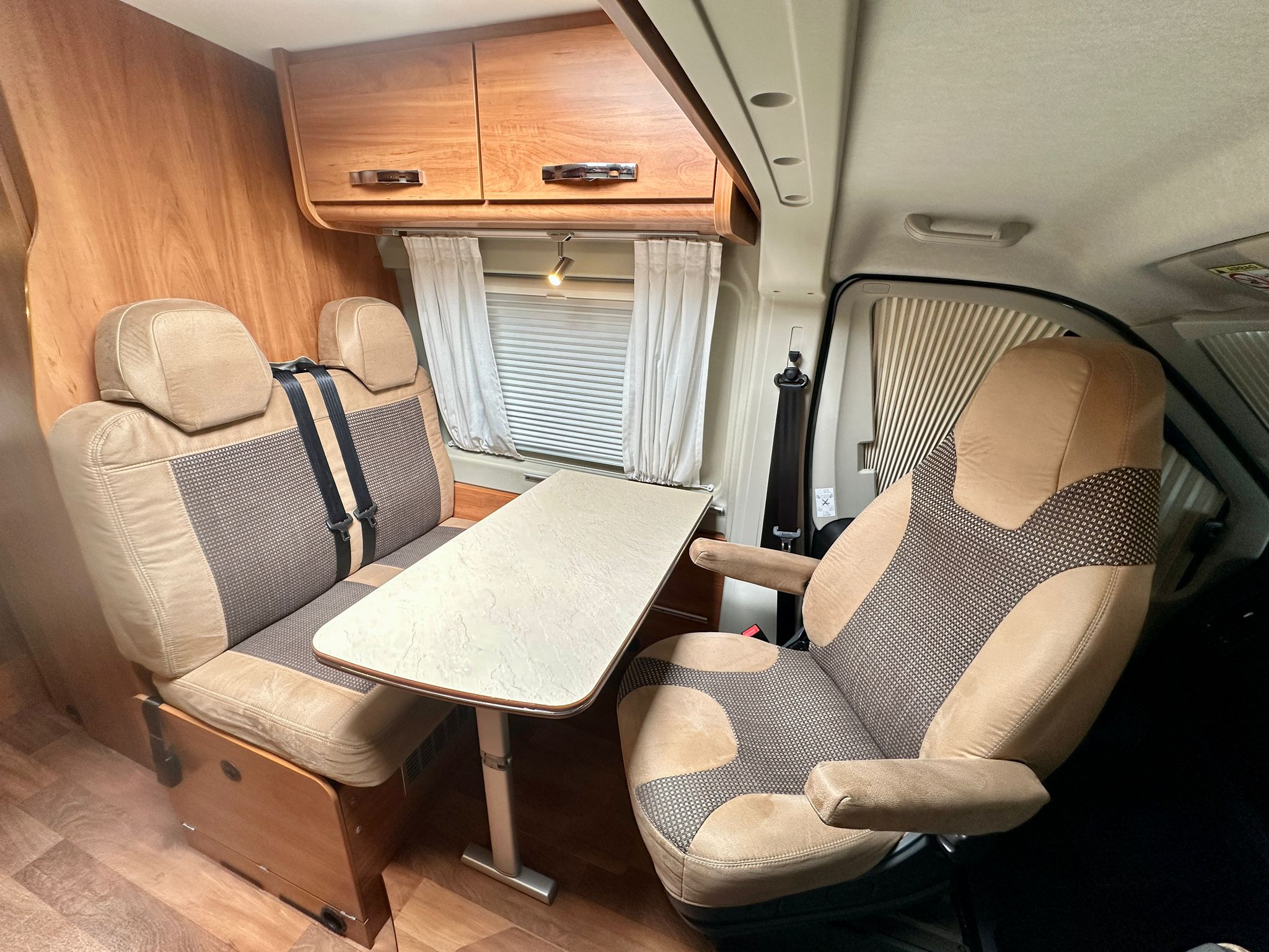 
								Globecar Campscout B Campervan full									