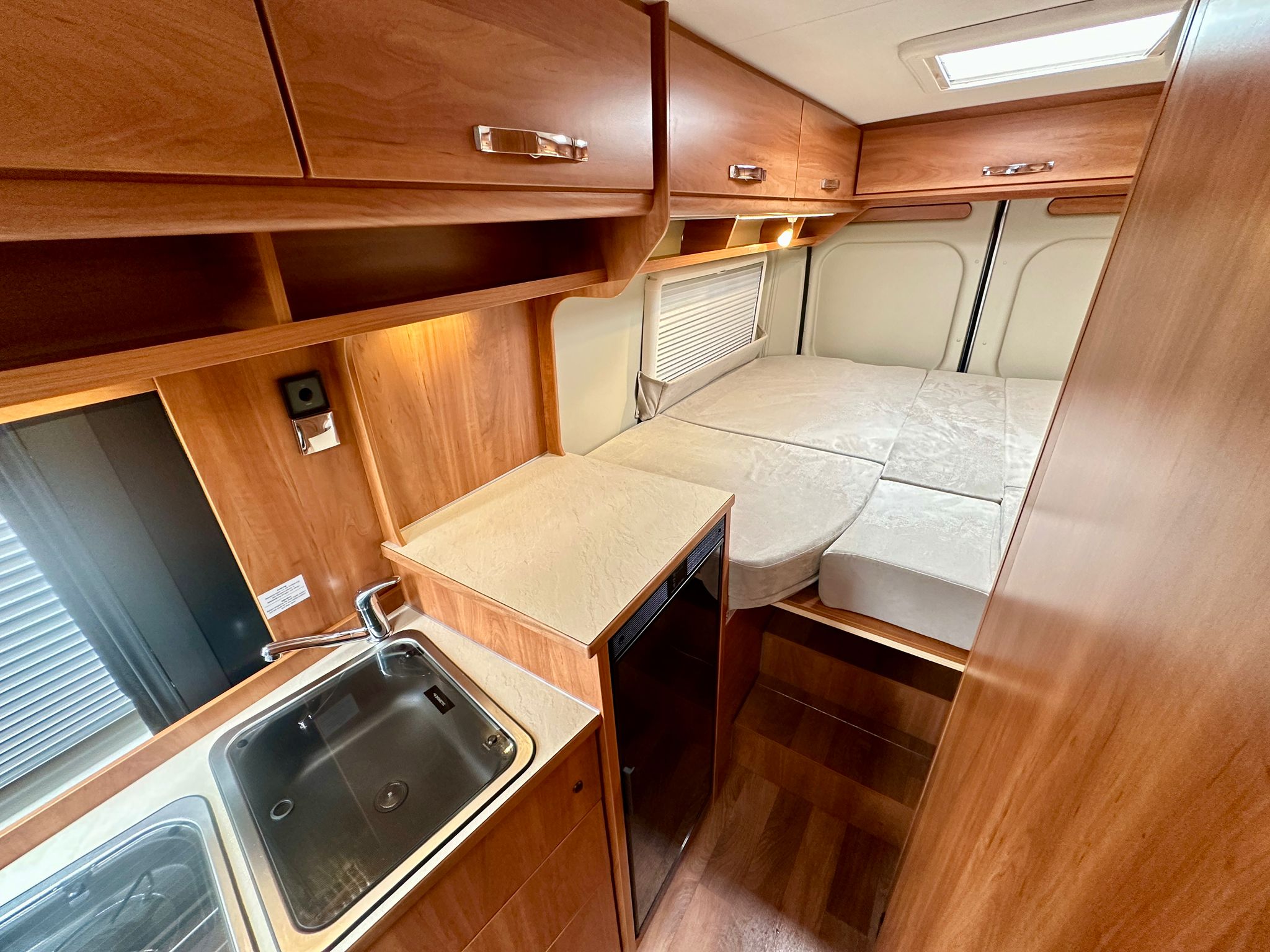 
								Globecar Campscout B Campervan full									