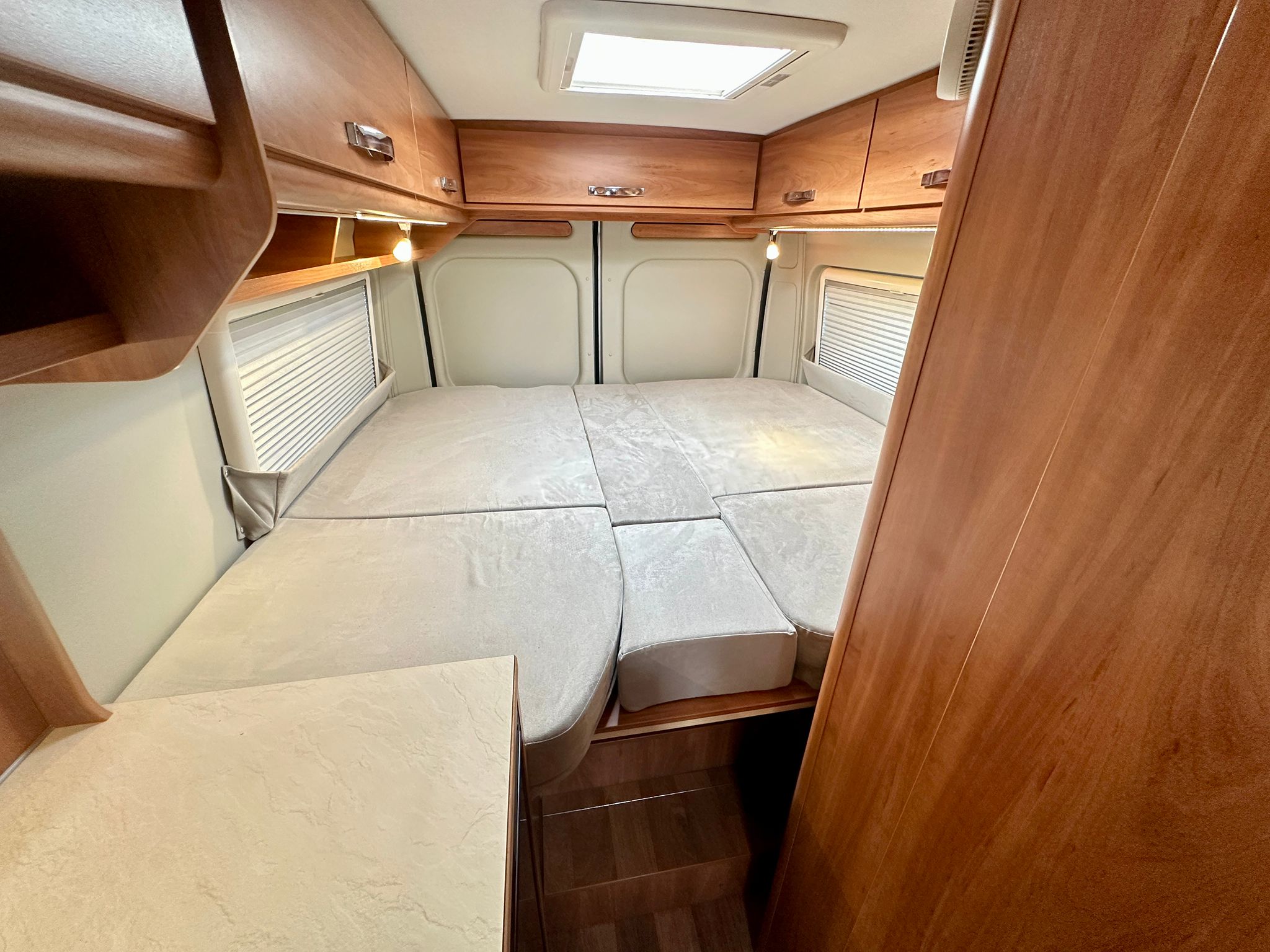 
								Globecar Campscout B Campervan full									