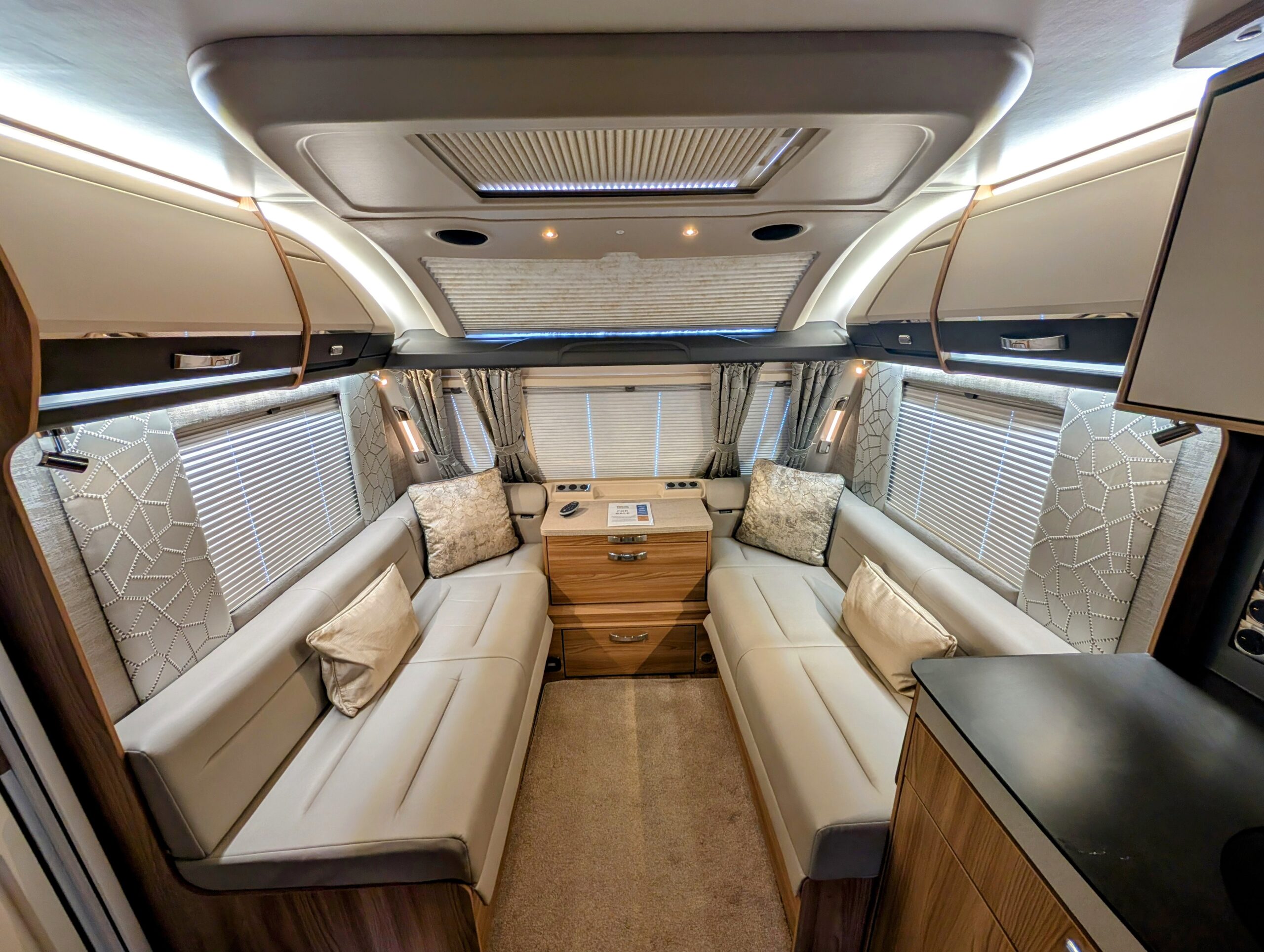 
								Swift Elegance 845 full									
