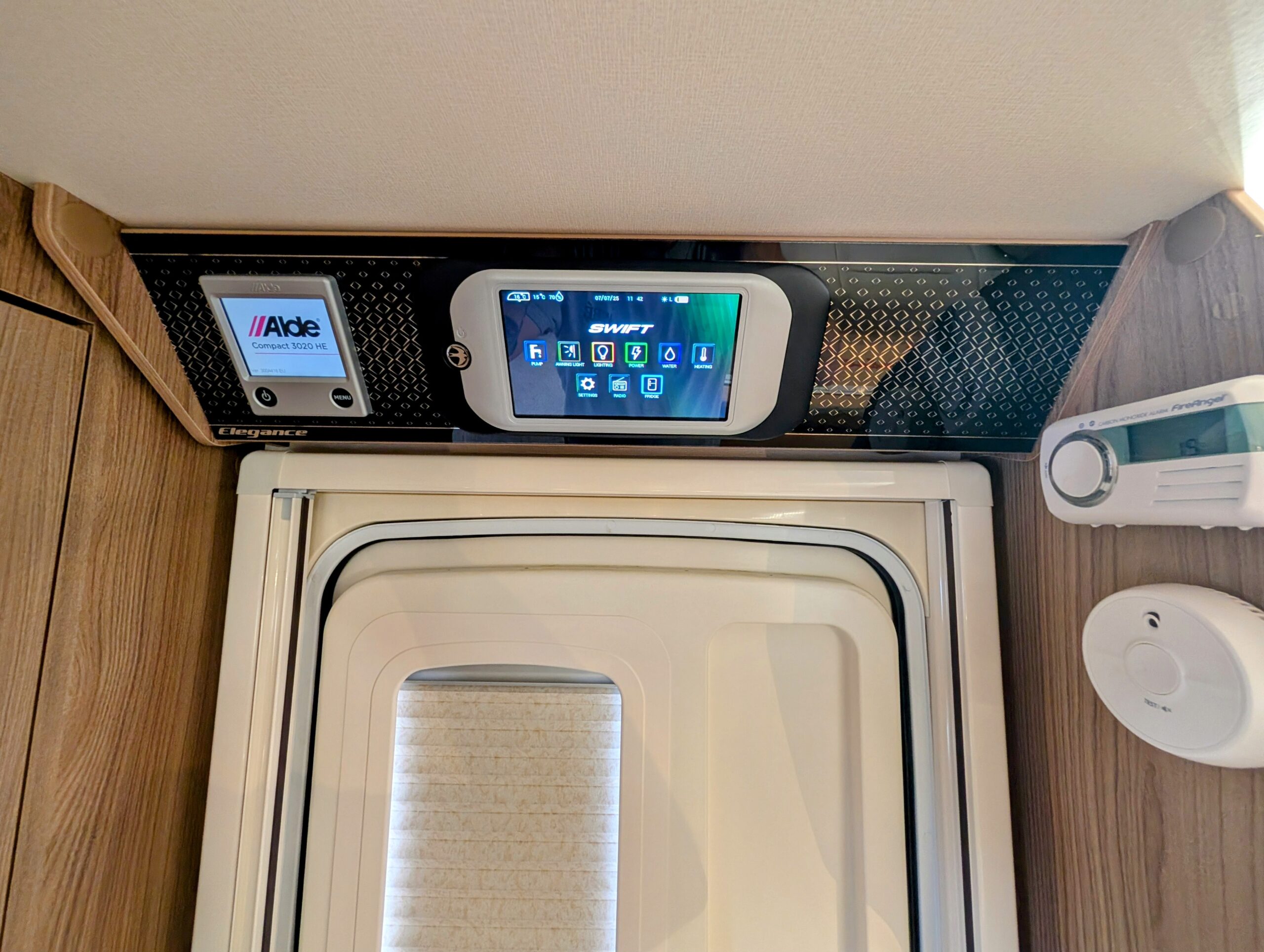 
								Swift Elegance 845 full									
