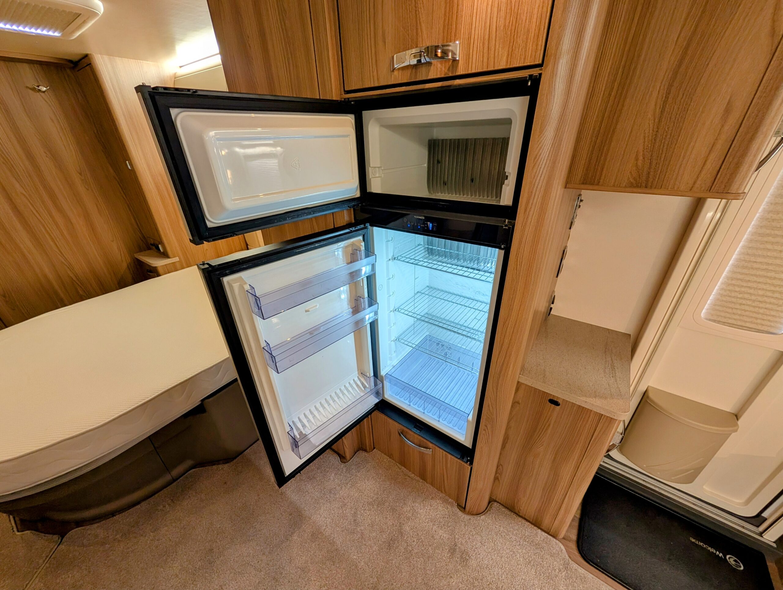 
								Swift Elegance 845 full									