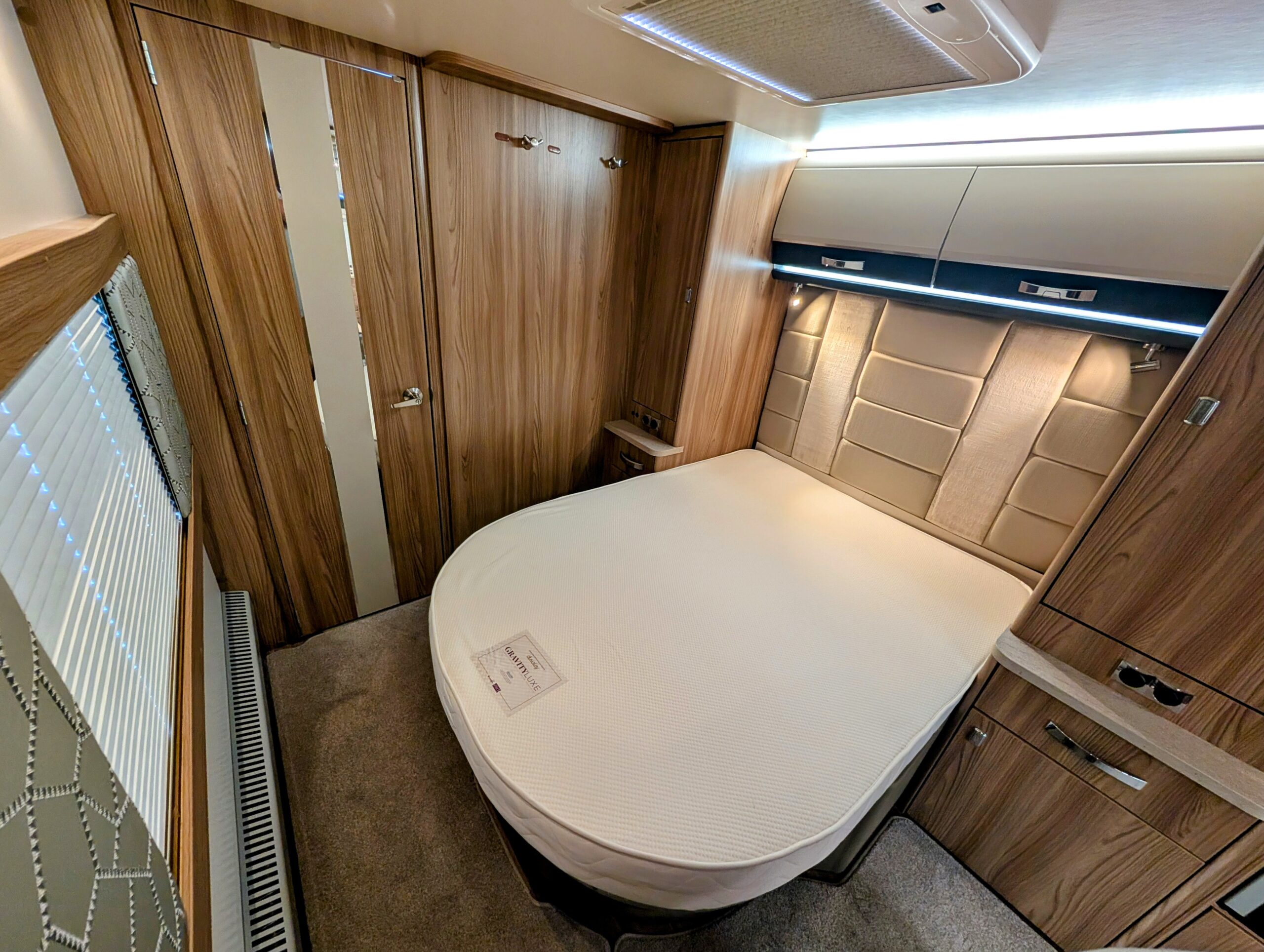 
								Swift Elegance 845 full									