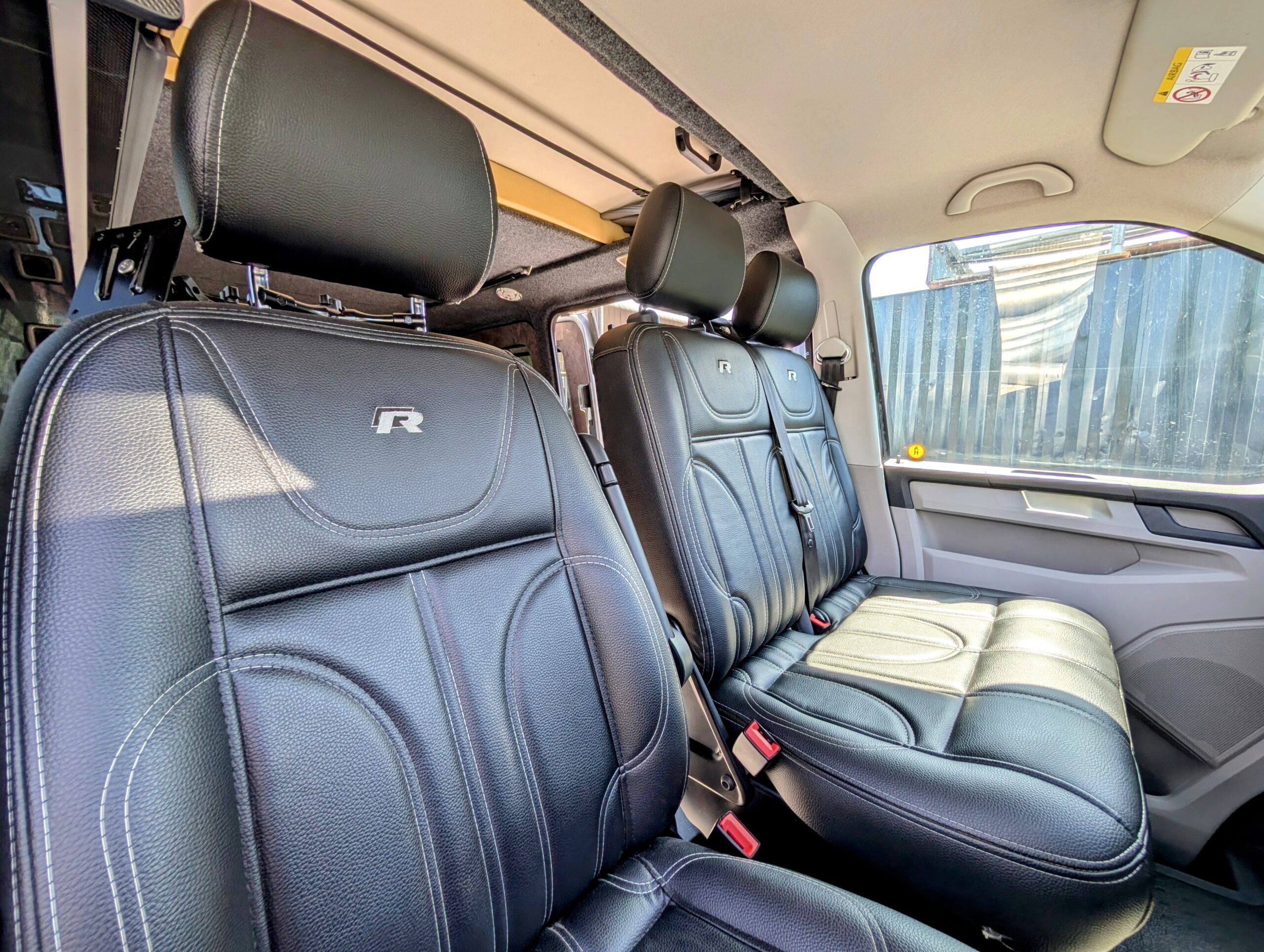 
								Volkswagen Transporter full									