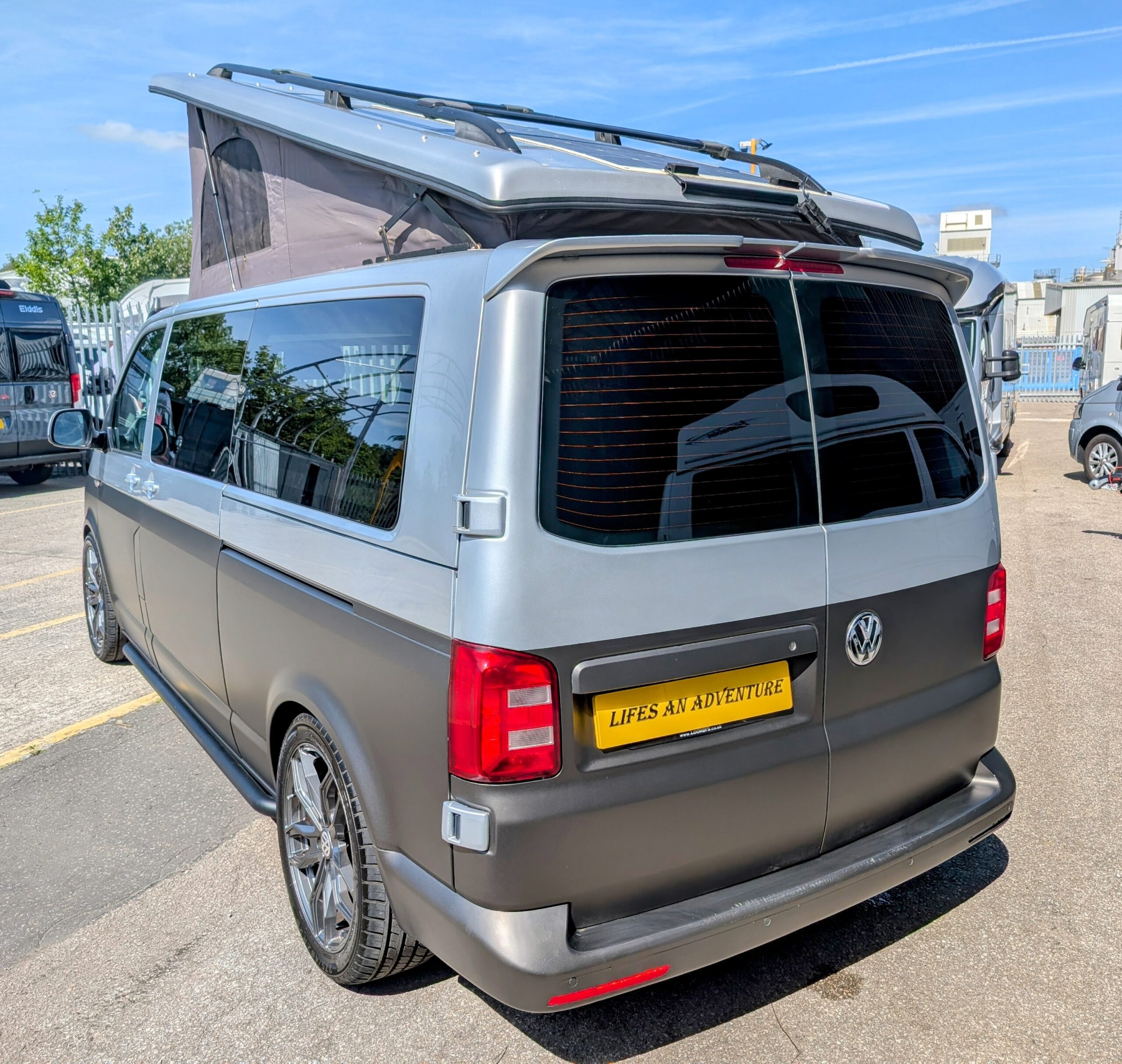 
								Volkswagen Transporter full									